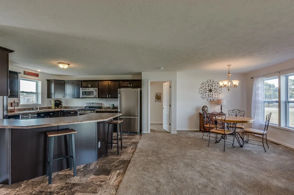Kitchen & Dining