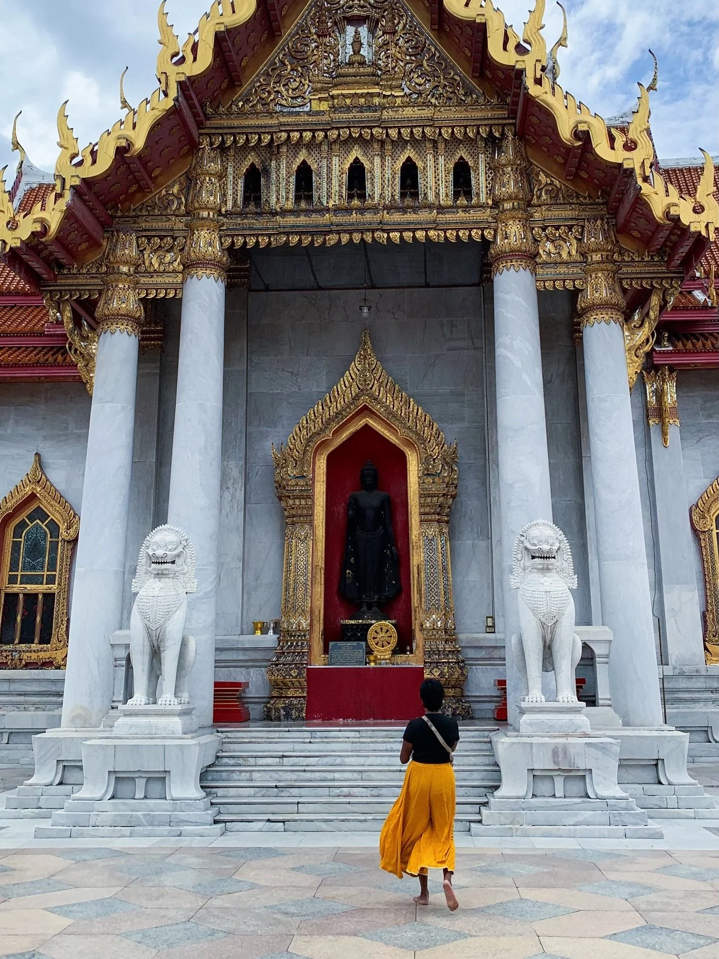 between incense and neon

// 🇹🇭 &lsquo;23