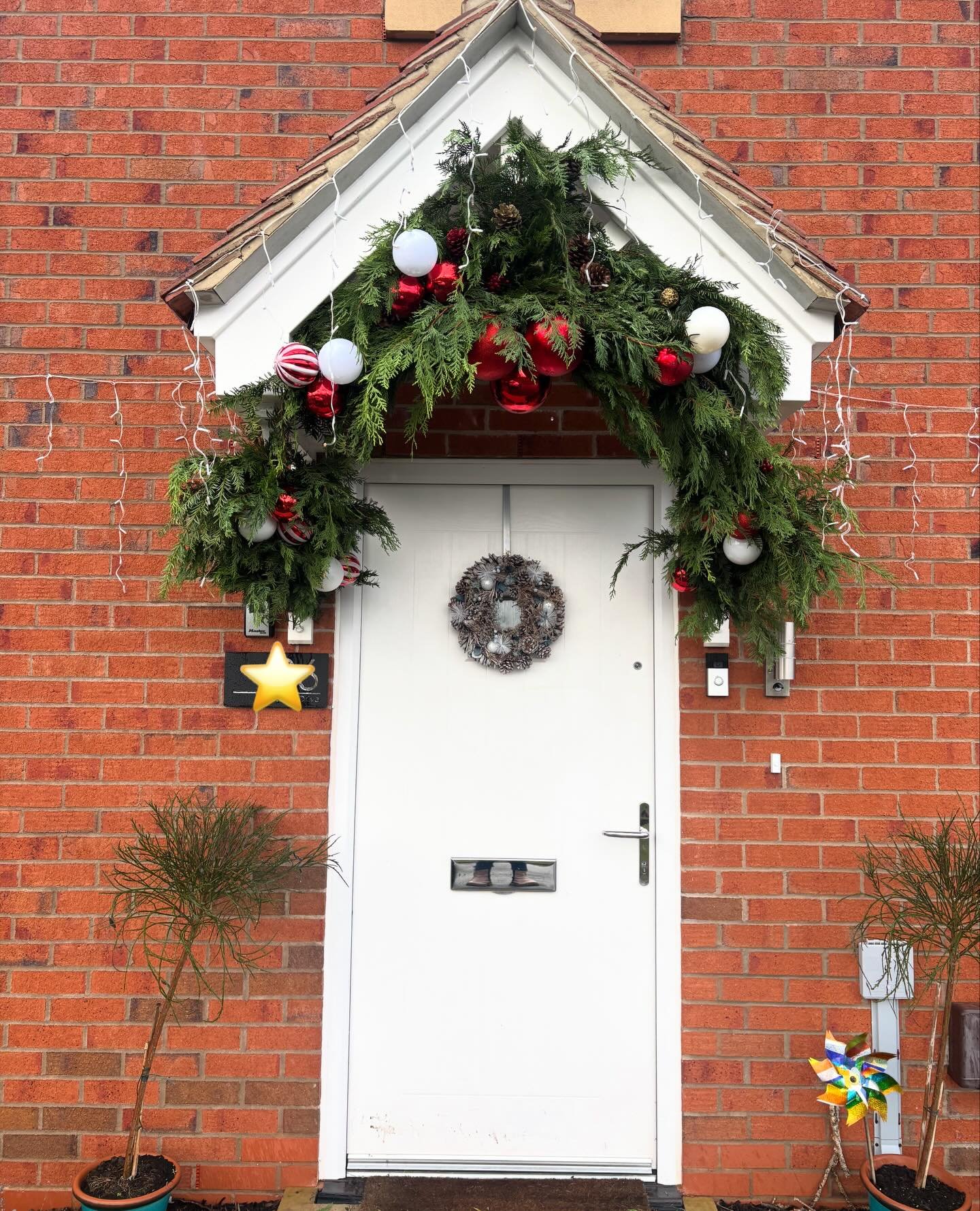 Another festive day, another festive doorway. Busy busy busy #derbyshire #festive #baubles #itschristmas