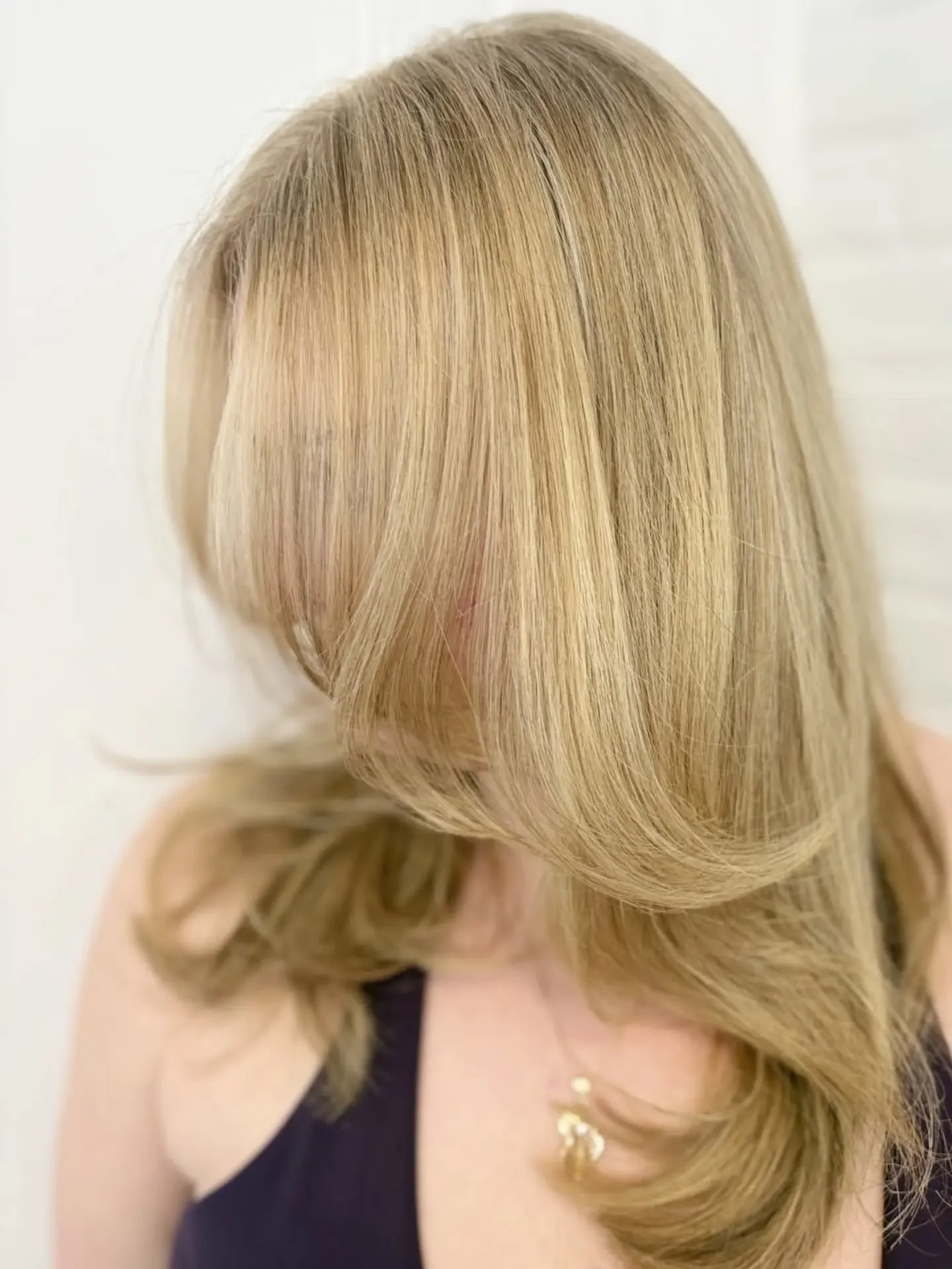 Good hair lives here now.
Appointments are open in the new space!
Bombshell blonde and blowout ready layers by: @emilysofiahair 

Link in bio to book with our artists!