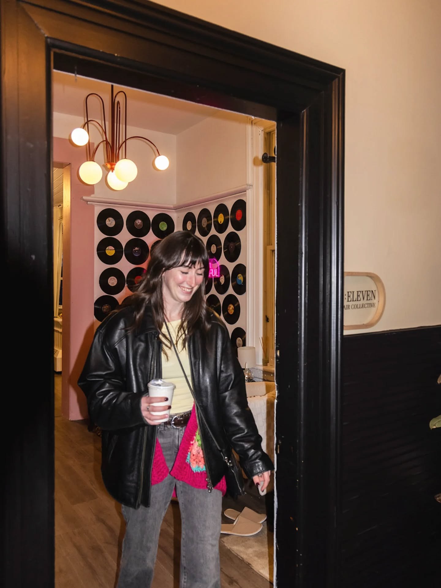 Good hair changes everything.
The way you walk into a room.
The way you show up in photos.
The way you feel on a random Tuesday.
We&rsquo;re here for hair that grows out well,
looks expensive,
and makes your life easier &mdash; not higher maintenance