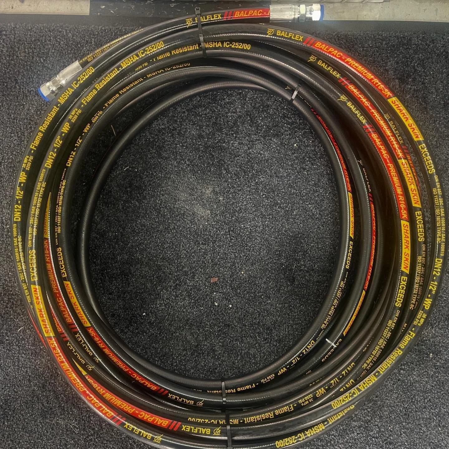 #Balflex #100R16 #hydraulic #hoses headed out the door for a customer. #hoseswhileyouwait 🤘🏼