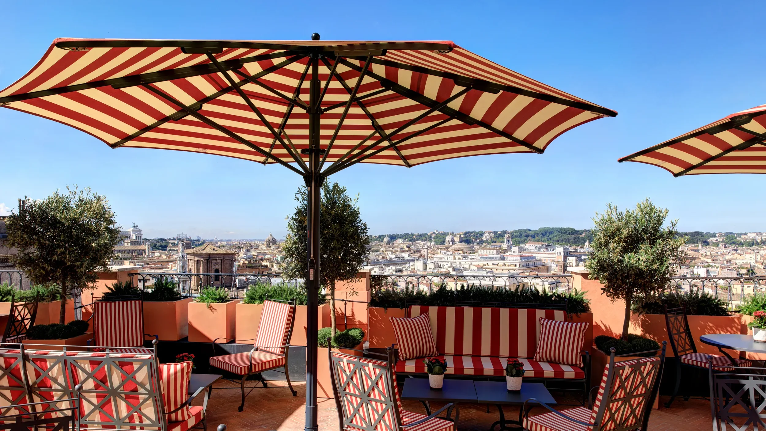 Hotel_de_la_Ville__Cielo.webp