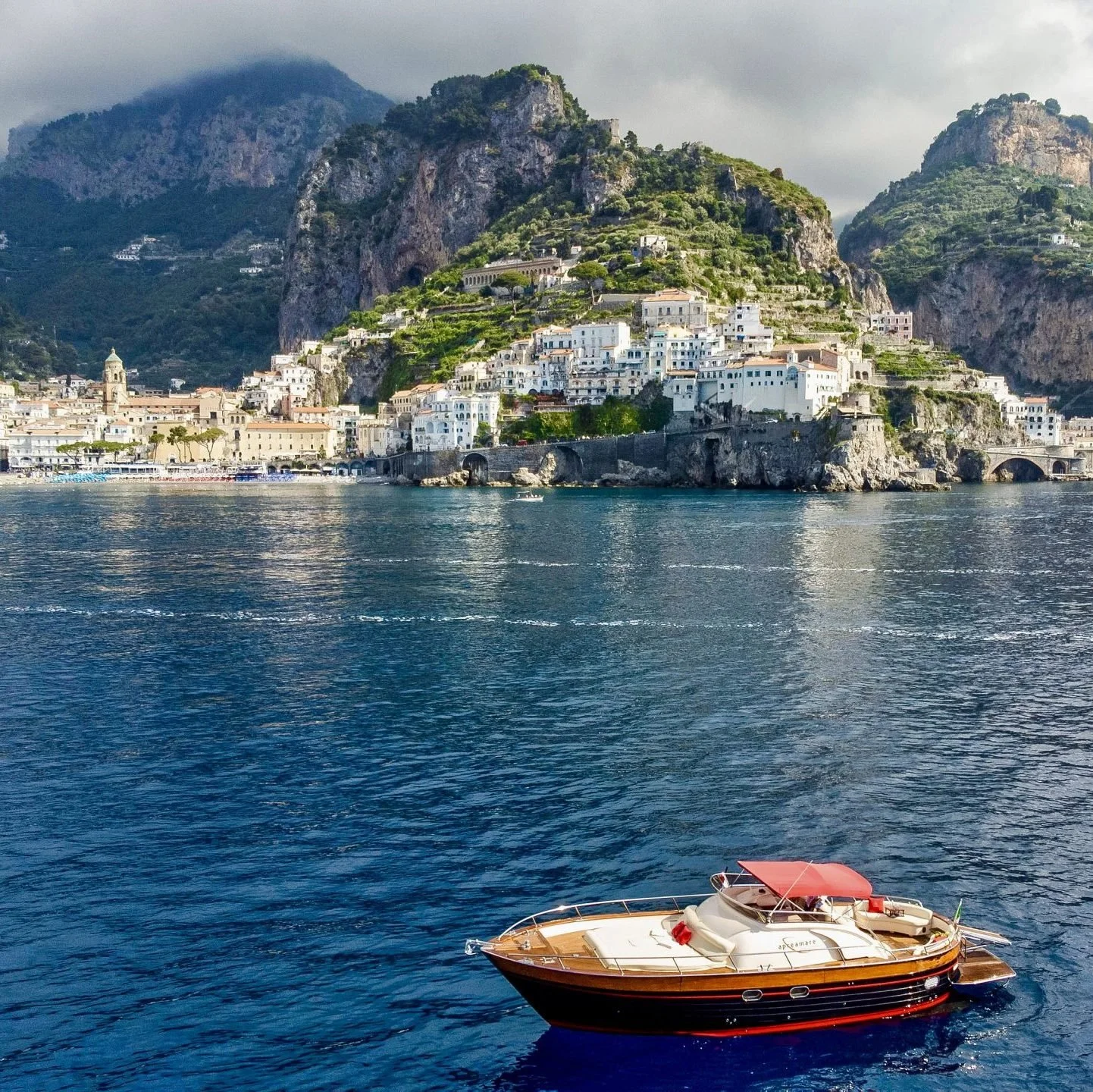 Classic-Italian-Boats-Landing.jpg
