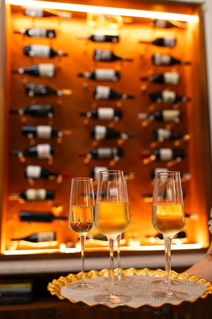 A night out in Savannah is calling your name, and we know the perfect place to spend it&hellip; Join us tonight at 1540 Room! 🥂

#1540Room #TheDesoto #Savannah #VisitSavannah #TheDesotoGA #Cheers #SavannahGA #HistoricSavannah #TheDesotoSavannah #Tra