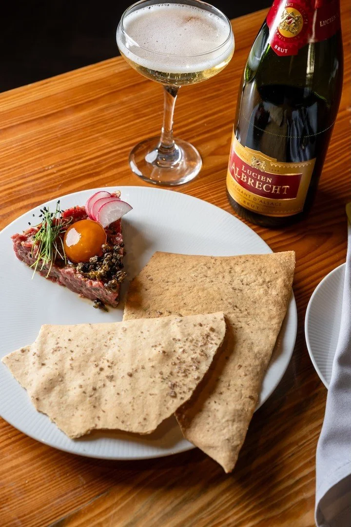 In need of a mid-week pick me up? Steak tartare and a glass of bubbly at 1540 Room sounds like the just thing! 🫧🍾

#1540Room #TheDesoto #Savannah #VisitSavannah #TheDesotoGA #Cheers #SavannahGA #HistoricSavannah #TheDesotoSavannah #Travelgram #Disc