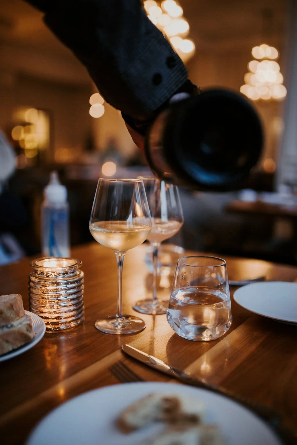 Happy Halloween! Our fine dining experience is the treat you&rsquo;ve been waiting for this Halloween Season. Join us for a night of eerie elegance at 1540 Room! 🎃

#1540Room #TheDesoto #Savannah #VisitSavannah #TheDesotoGA #Cheers #SavannahGA #Hist