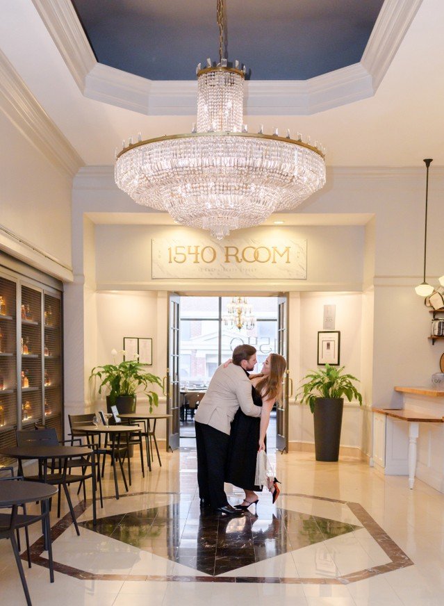 Date night done right! Good company, good food, and the perfect backdrop are always on the menu at 1540 Room ❤️

📸: @bybonniephotography 

#1540Room #TheDesoto #Savannah #VisitSavannah #TheDesotoGA #Cheers #SavannahGA #HistoricSavannah #TheDesotoSav