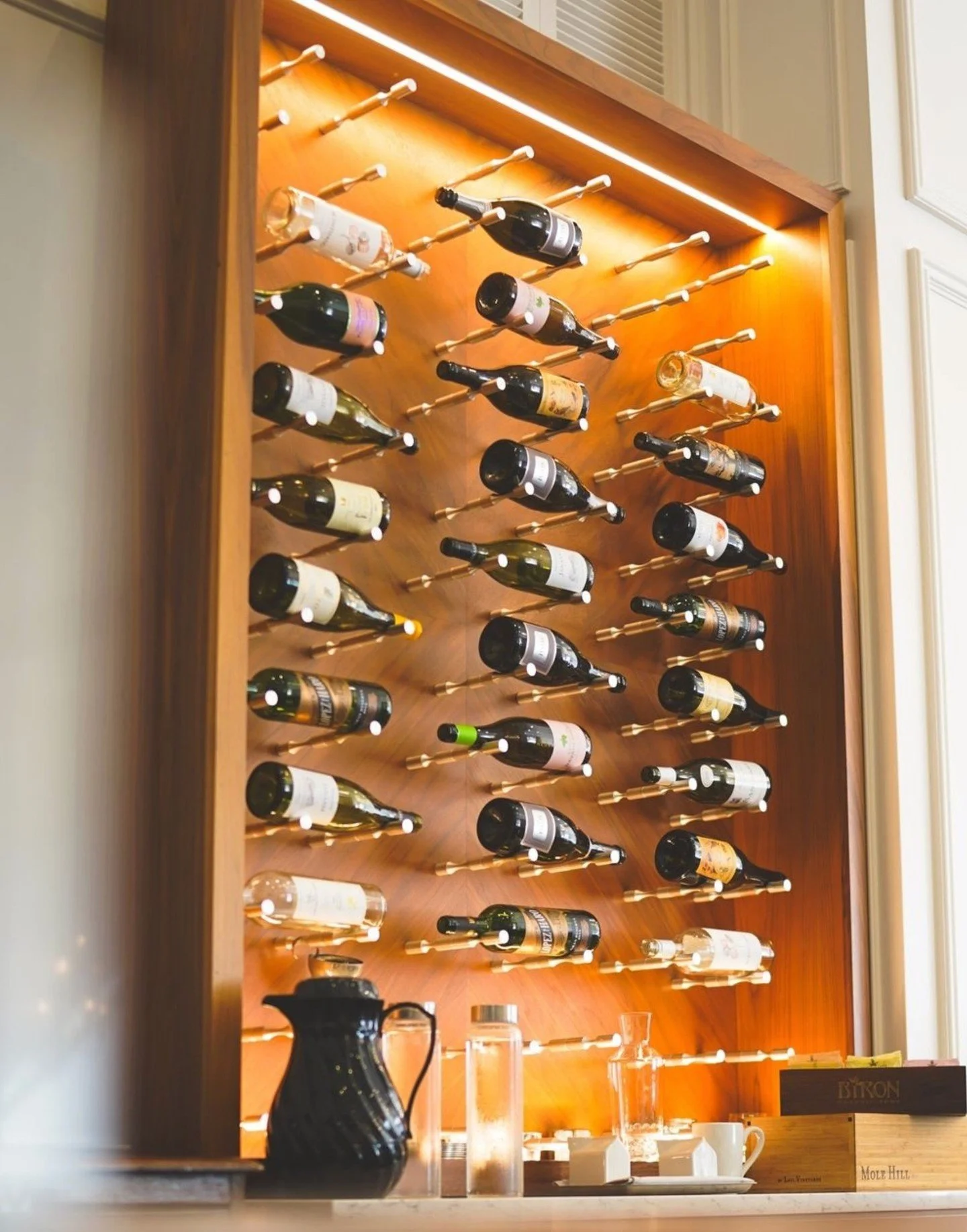 Our dining room is back open tonight&hellip;We&rsquo;ll cheers to that! Discover the perfect bottle to pair with your meal. Book your table now via OpenTable or Resy! 🥂 

#1540Room #TheDesoto #Savannah #VisitSavannah #TheDesotoGA #Cheers #SavannahGA