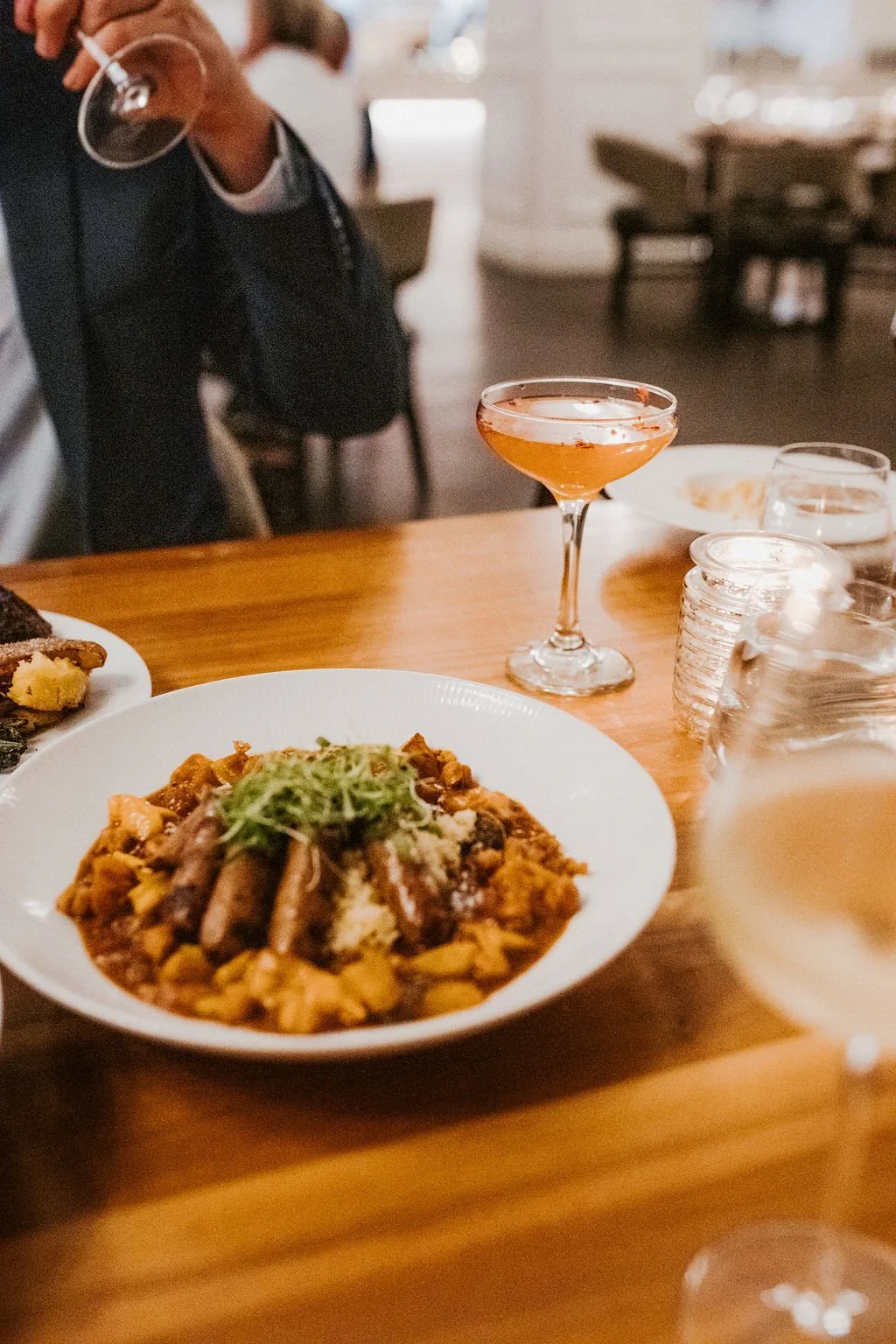 Couples who sip together, stay together. 😉🍸 Make your Saturday date night unforgettable at 1540 Room! 

#1540Room #TheDesoto #Savannah #VisitSavannah #TheDesotoGA #Cheers #SavannahGA #HistoricSavannah #TheDesotoSavannah #Travelgram #DiscoverGeorgia