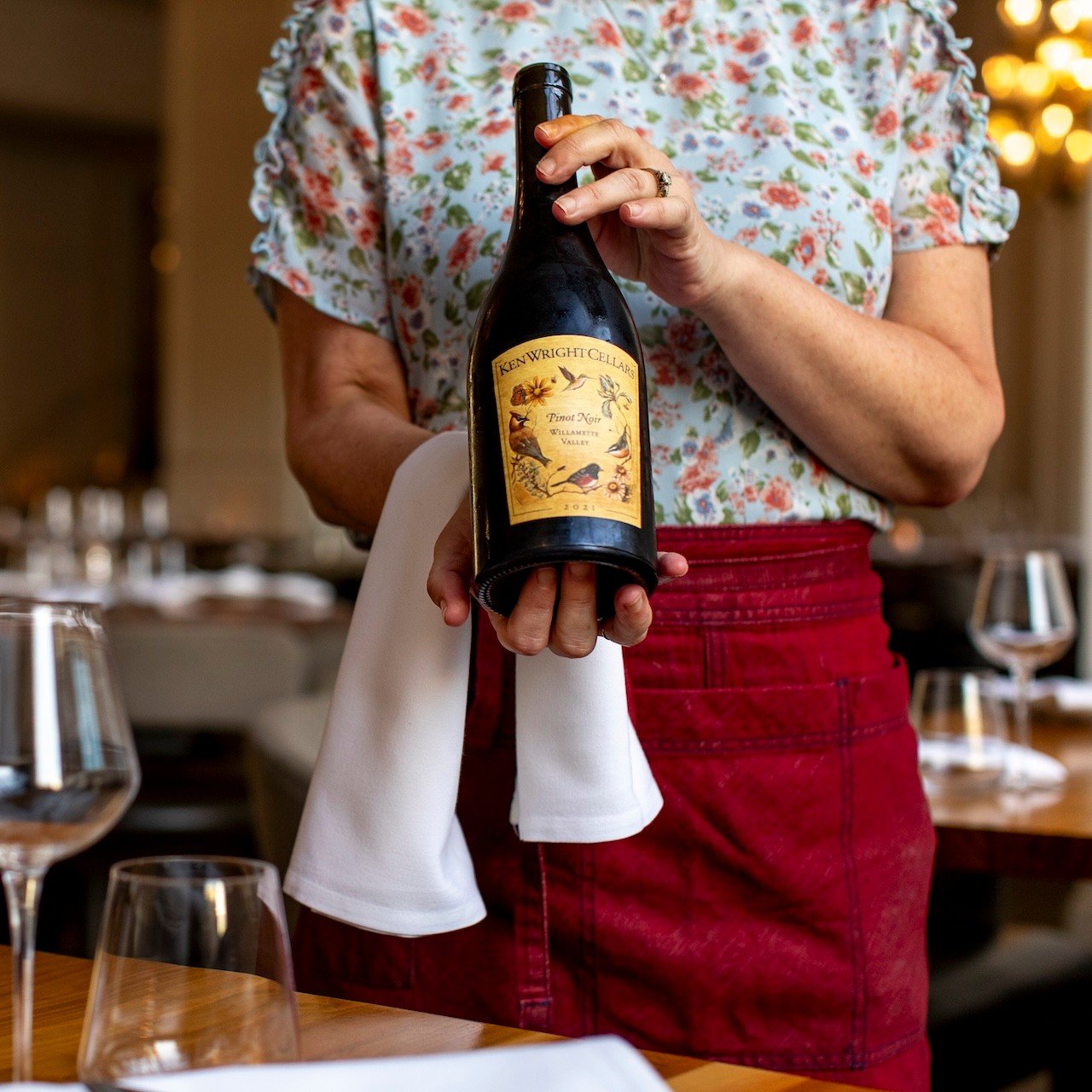 &lsquo;Tis the season! Time to jingle all the way to 1540 Room for a dining experience that is as merry as it is delicious! We can&rsquo;t wait to serve you! 🍷

#1540Room #TheDesoto #Savannah #VisitSavannah #TheDesotoGA #Cheers #SavannahGA #Historic