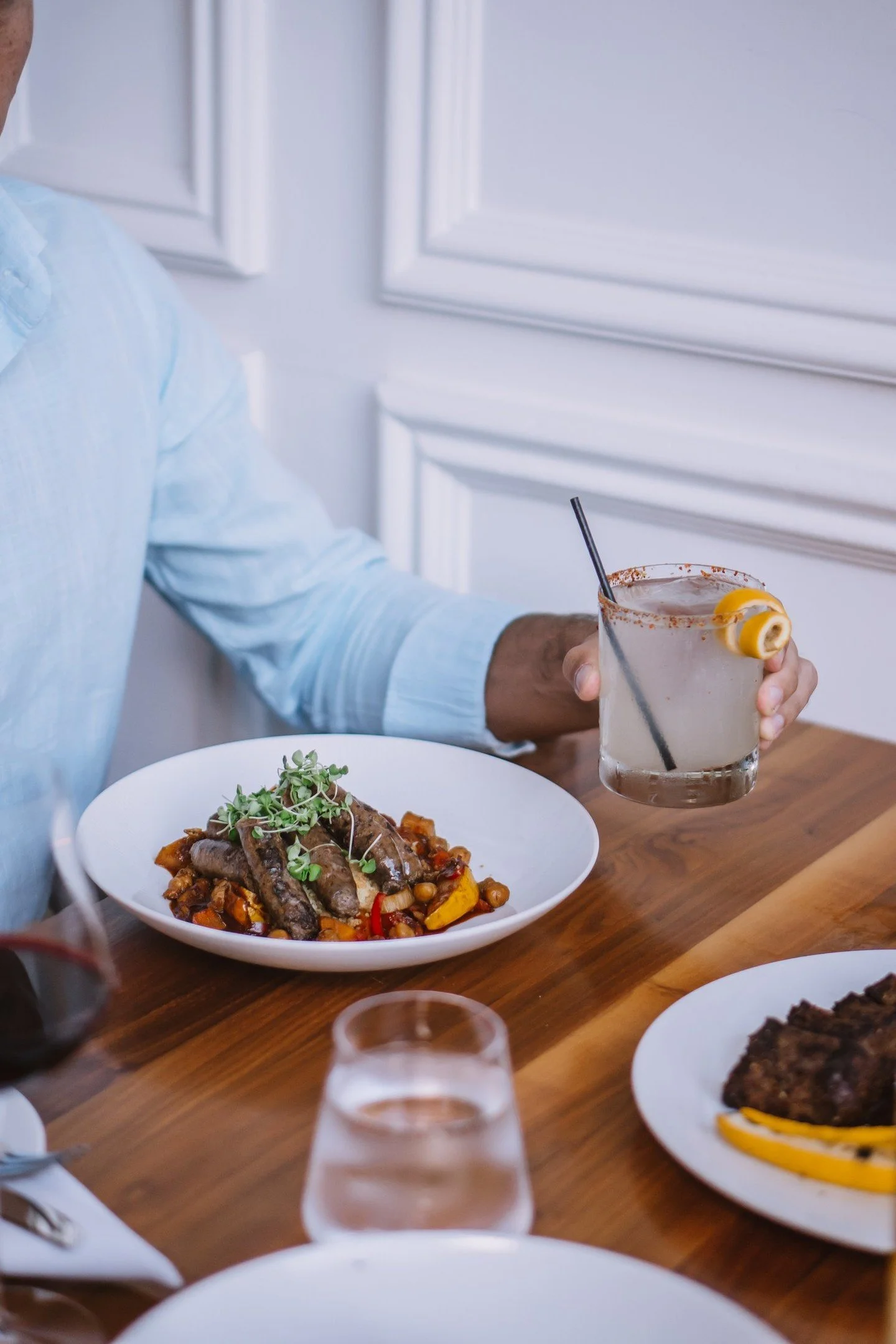 Warm up your taste buds this December at 1540 Room, where every bite is a celebration of smoke, spice and delight! 🔥✨

#1540Room #TheDesoto #Savannah #VisitSavannah #TheDesotoGA #Cheers #SavannahGA #HistoricSavannah #TheDesotoSavannah #Travelgram #D