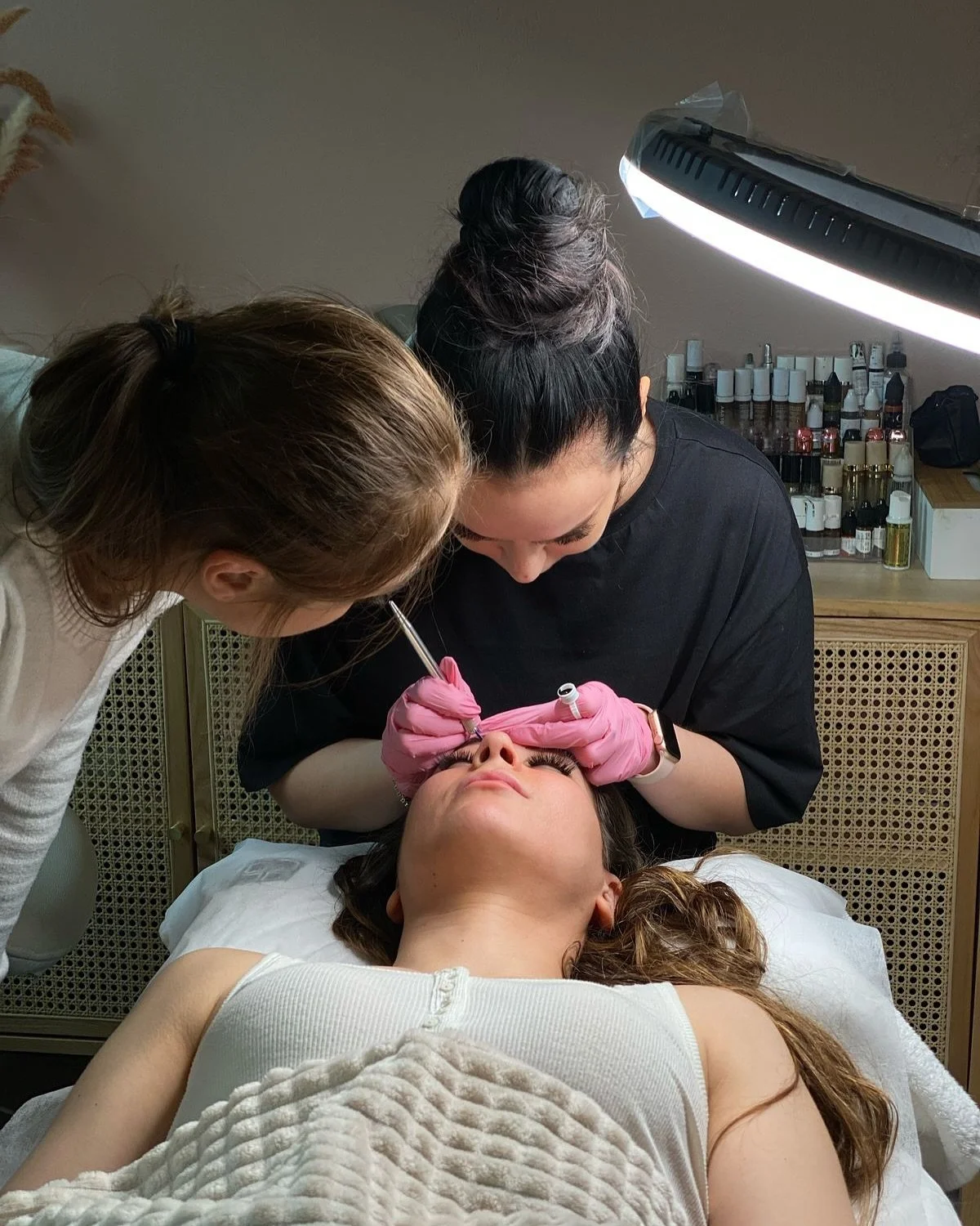 Silje har vært på kurs i microblading og vil snart tilby dette i salongen🙌🏼 mer info kommer❣️