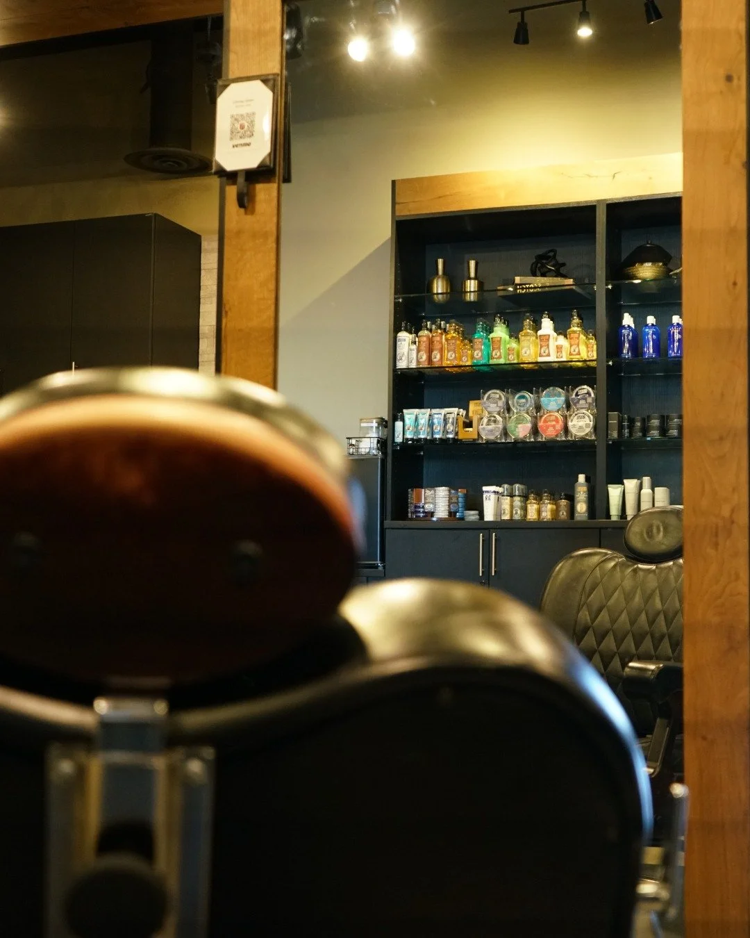 A self care experience above the rest. 💈✂️

At Scissors and Scotch, sit back and relax while their expert barbers work their magic, all while you enjoy the beverage of your choice. 🥃 

#denverbarber #denverhaircuts #denvermenshaircuts