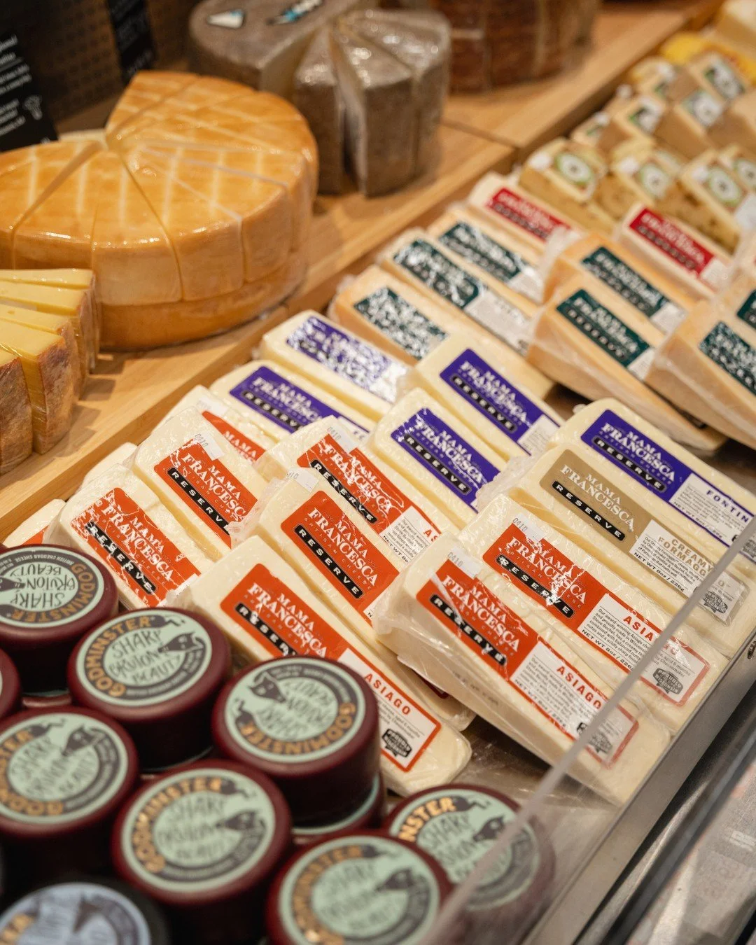 Winter calls for cozy meals at home. ❄️ From fresh, local finds to everyday essentials, @clarksmarketlowry has everything you need to stay in. 🧀🍷

#denvershopping #denverwinter 
#denvercolorado #denverfoodie #denverwellness
