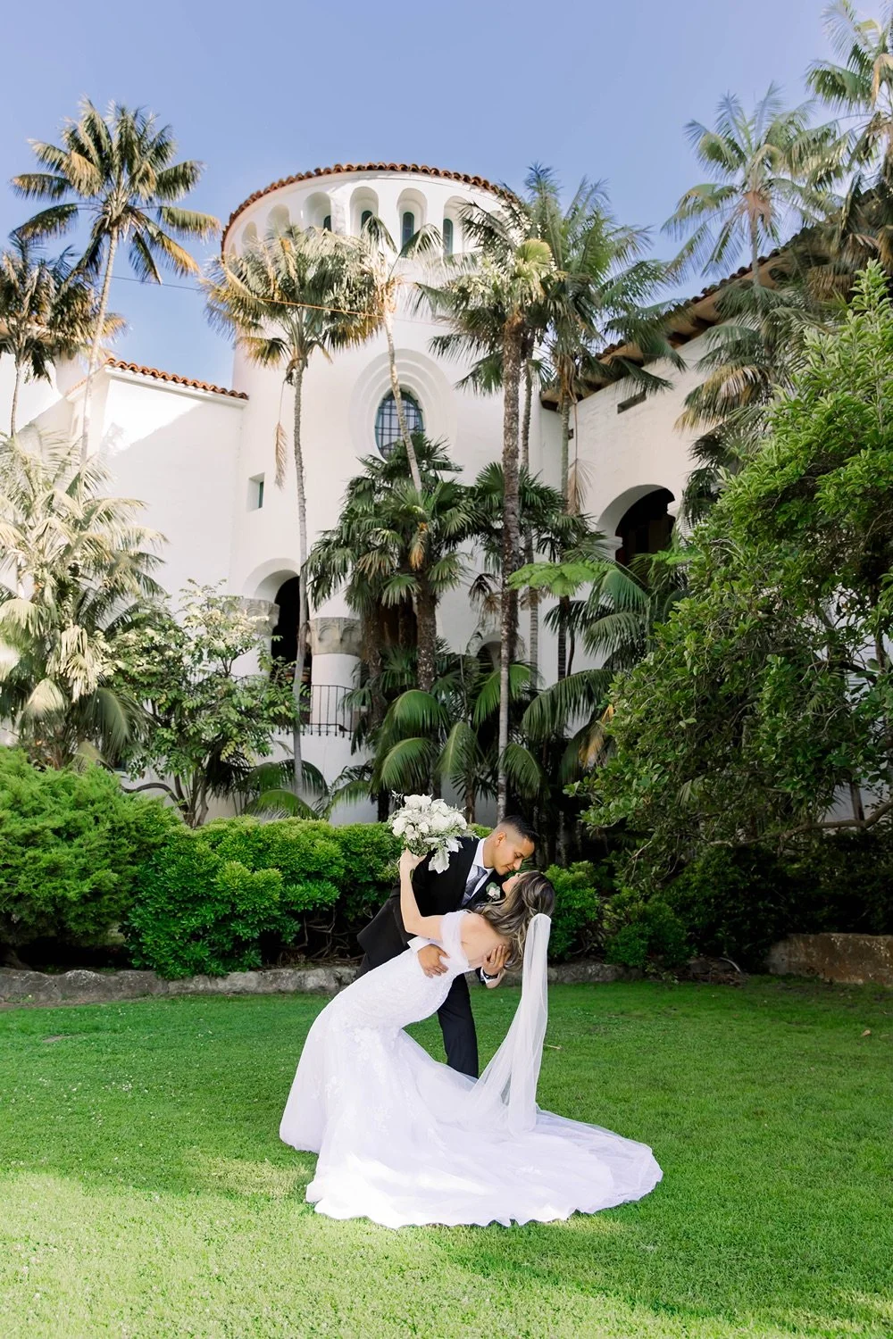 Santa-barbara-courthouse-wedding-ceremony-locations-rotunda-lawn.jpg