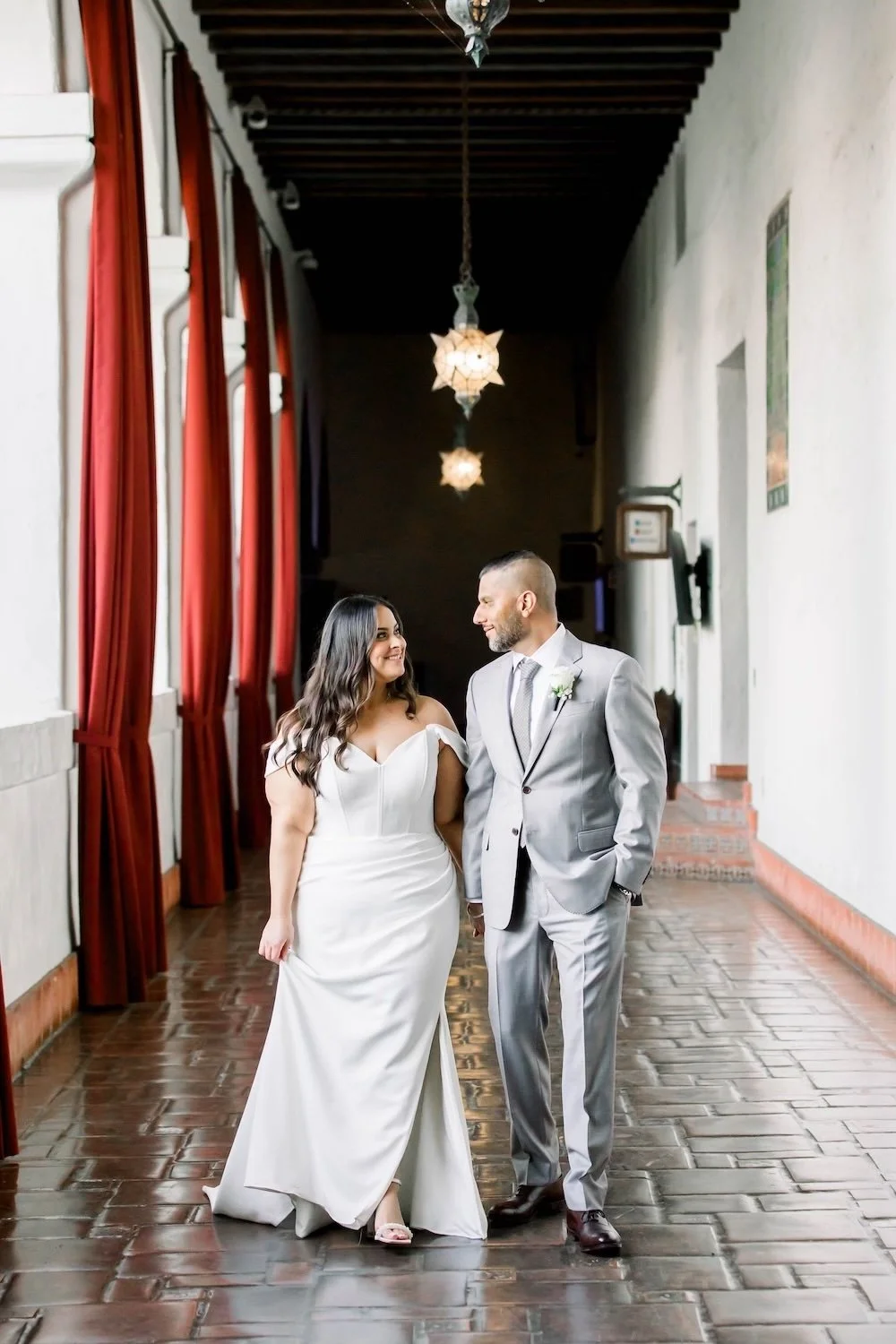Santa-barbara-courthouse-wedding-photography-interior-mezzanine.jpg