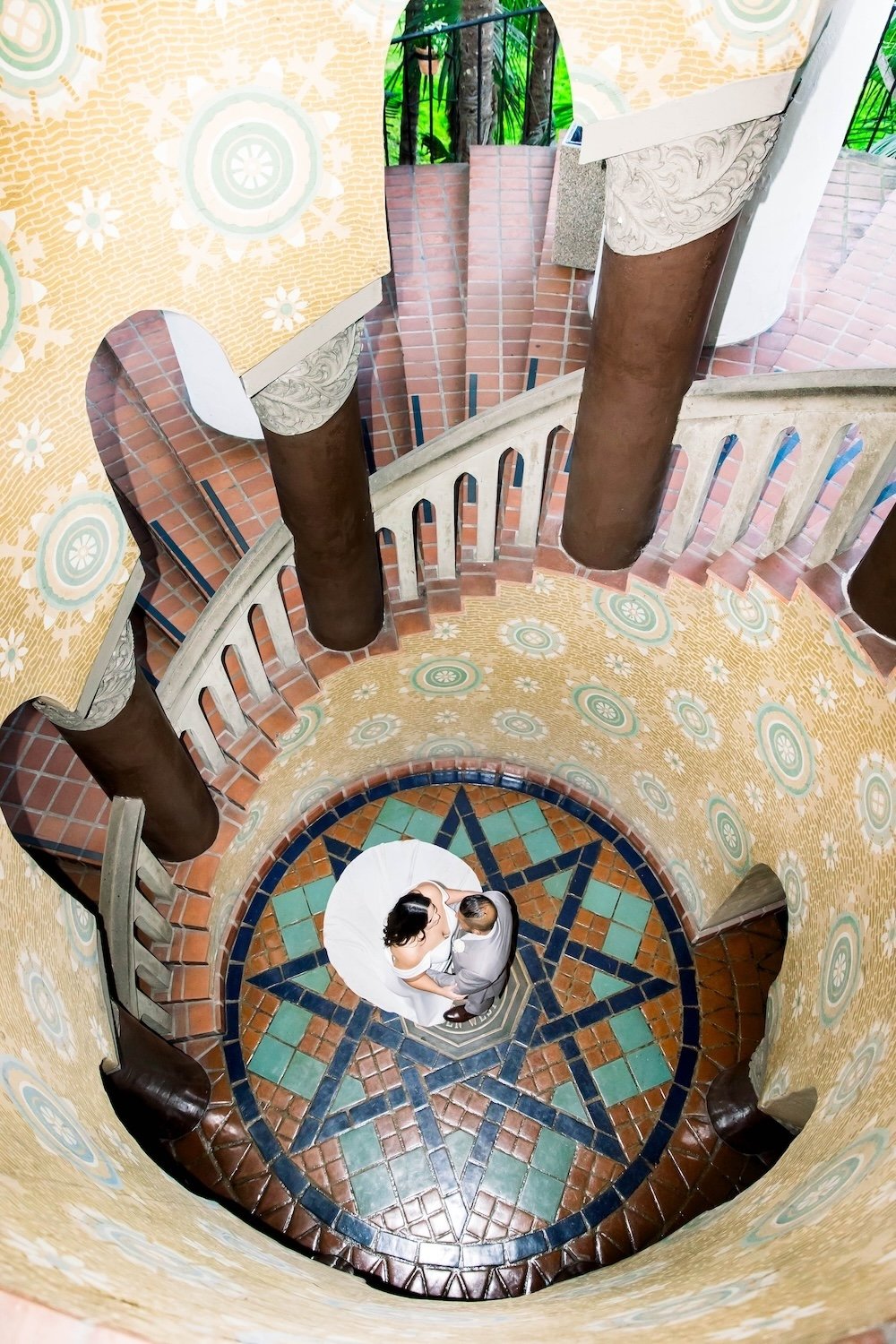 Santa-barbara-courthouse-wedding-photography-interior-rotunda.jpg