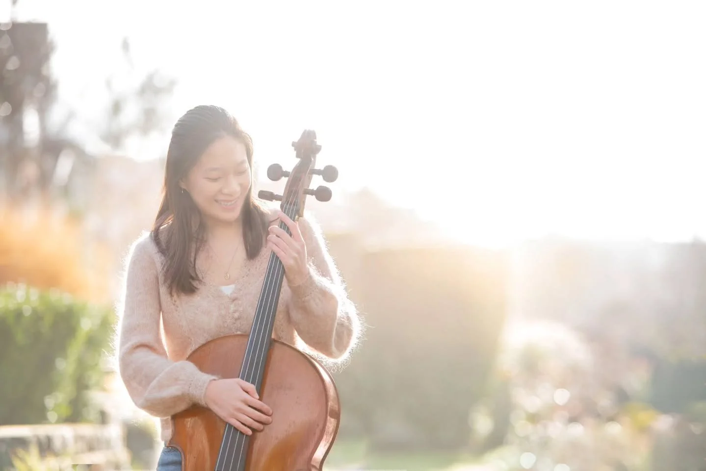 I've been having so much fun performing at weddings and other special events in the Seattle area! To book, just head to my bio! 🎻