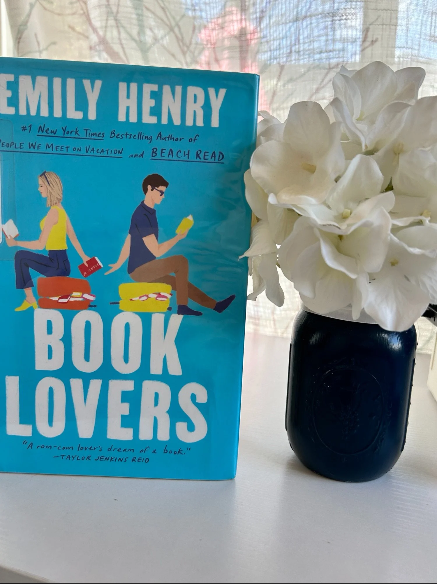 Book Review: Book Lovers &amp; My Thoughts on Emily Henry
