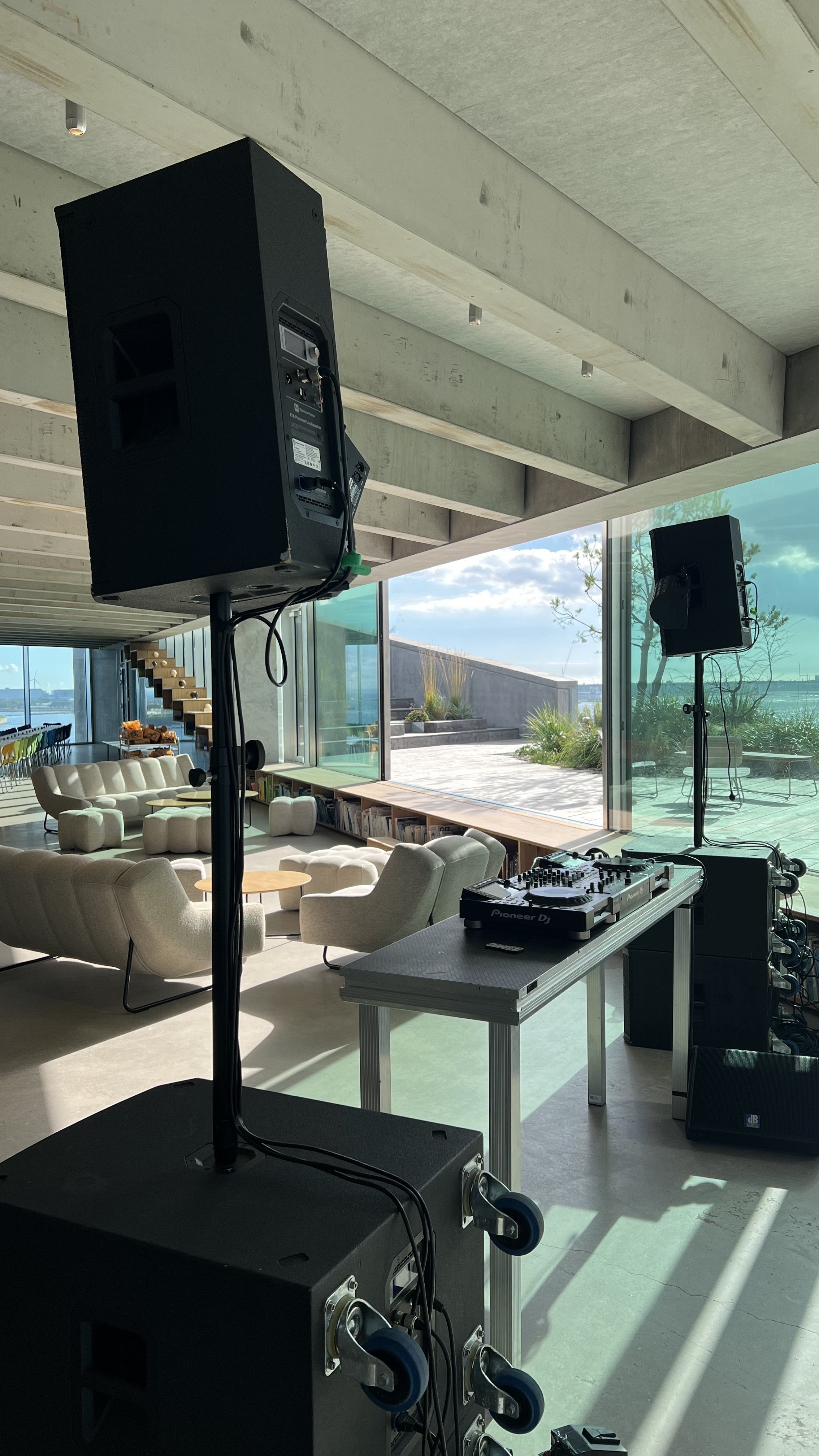 Dj setup til personalefest hos Bjarke Ingels Group