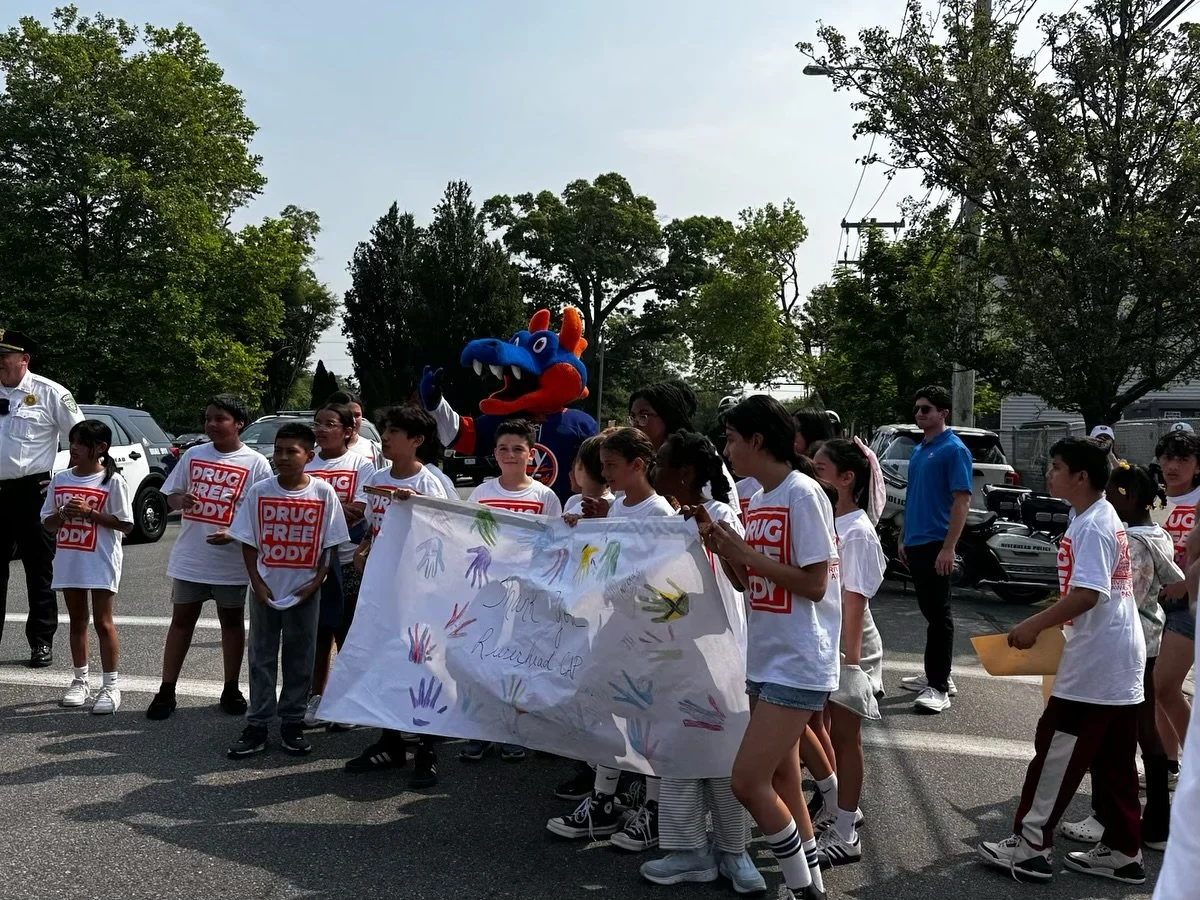 𝙋𝙧𝙤𝙪𝙙 𝙩𝙤 𝙨𝙩𝙖𝙣𝙙 𝙖𝙡𝙤𝙣𝙜𝙨𝙞𝙙𝙚 𝙤𝙪𝙧 𝙖𝙢𝙖𝙯𝙞𝙣𝙜 𝙨𝙩𝙪𝙙𝙚𝙣𝙩𝙨, 𝙚𝙙𝙪𝙘𝙖𝙩𝙤𝙧𝙨, 𝙖𝙣𝙙 𝙘𝙤𝙢𝙢𝙪𝙣𝙞𝙩𝙮 𝙢𝙚𝙢𝙗𝙚𝙧𝙨 𝙖𝙩 𝙩𝙝𝙚 38𝙩𝙝 𝘼𝙣𝙣𝙪𝙖𝙡 &ldquo;𝙎𝙖𝙮 𝙉𝙤 𝙩𝙤 𝘿𝙧𝙪𝙜𝙨&rdquo; 𝙈𝙖𝙧𝙘𝙝 𝙞𝙣 𝙍𝙞𝙫𝙚𝙧𝙝?