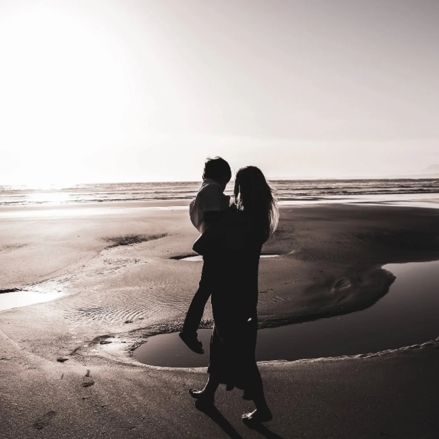 It's been a week of heavy emotions to say the least...

Remember to give kindness to yourself and others.
It opens the doorway to healing. 

Today's heart reflections 》

#empathyinaction #compassion #kindness #vancouverisland #reikipractitioner