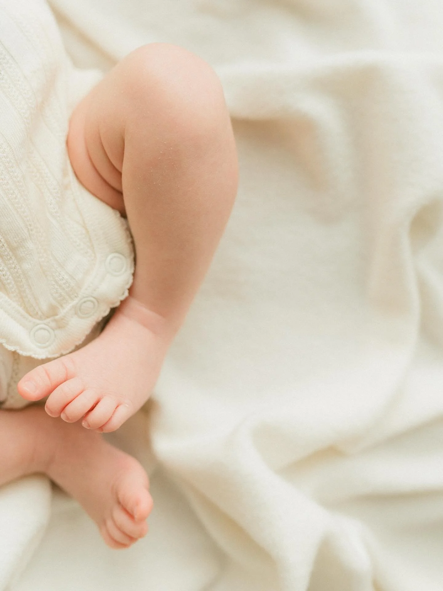 Those newborn rolls and wrinkles, there&rsquo;s nothing better. 🥹