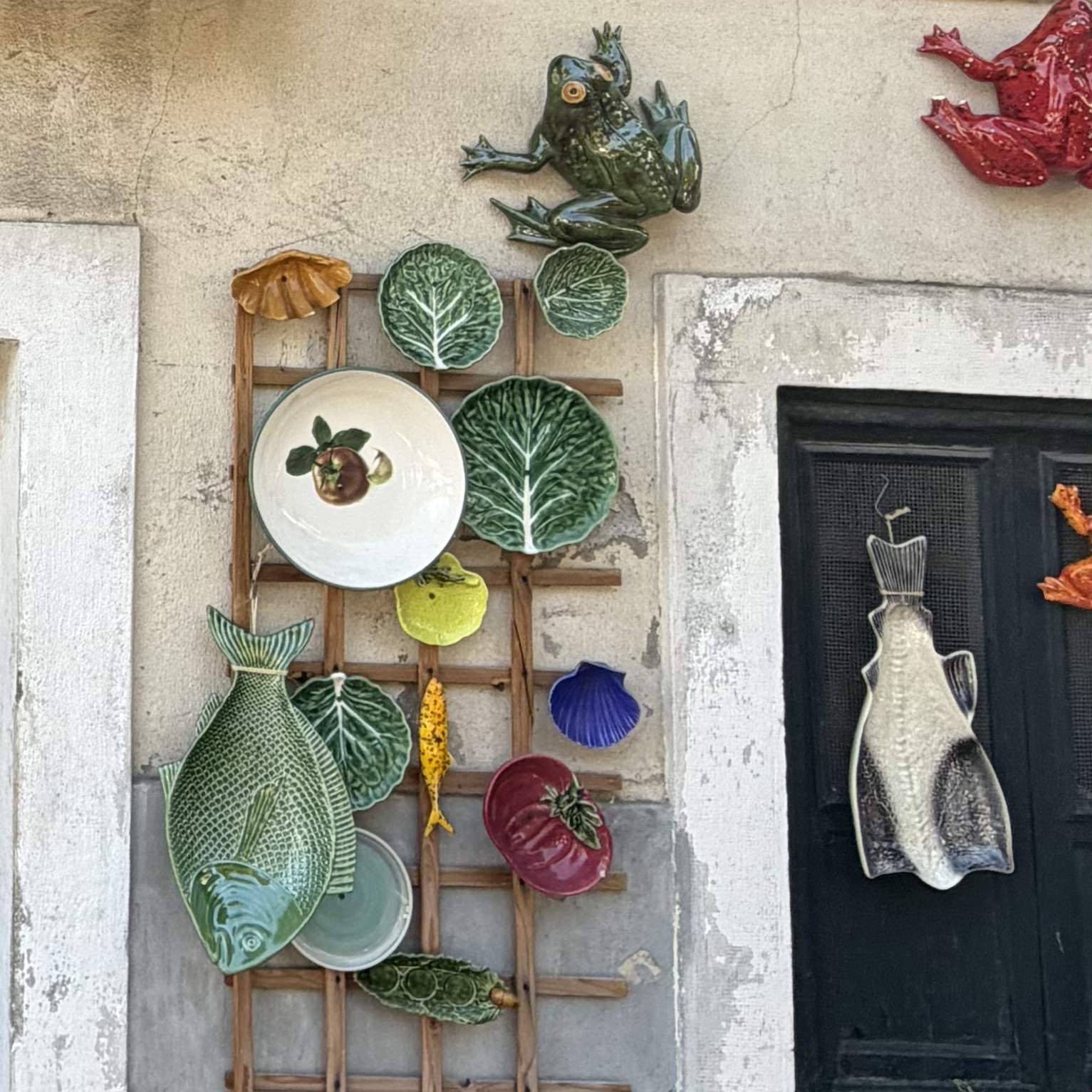 Ceramics_at_Ceramic_Shop_Lisbon_Portugal.jpg