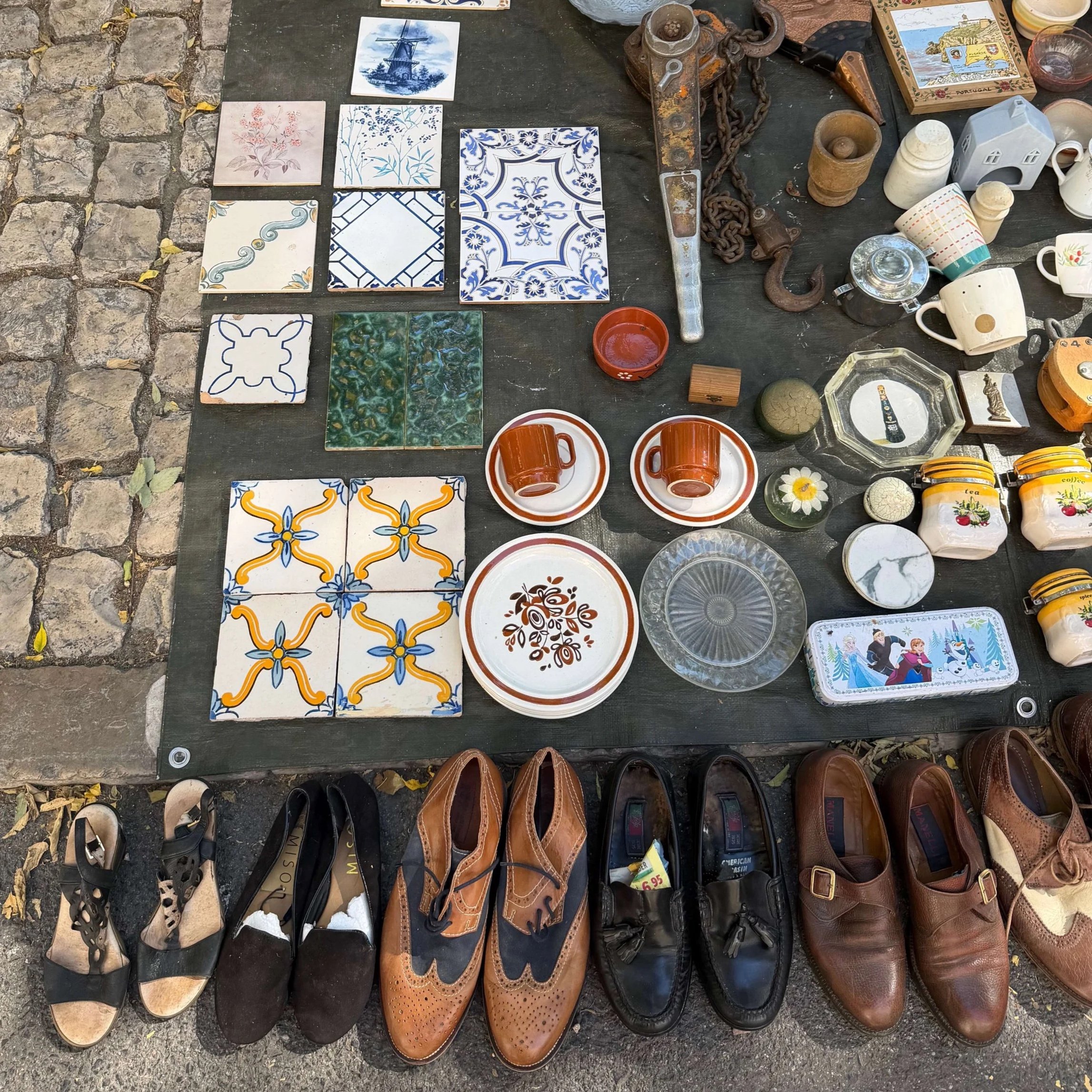 Feira+de+Ladre+Flea+Market+Items+Lisbon+Portugal.jpg