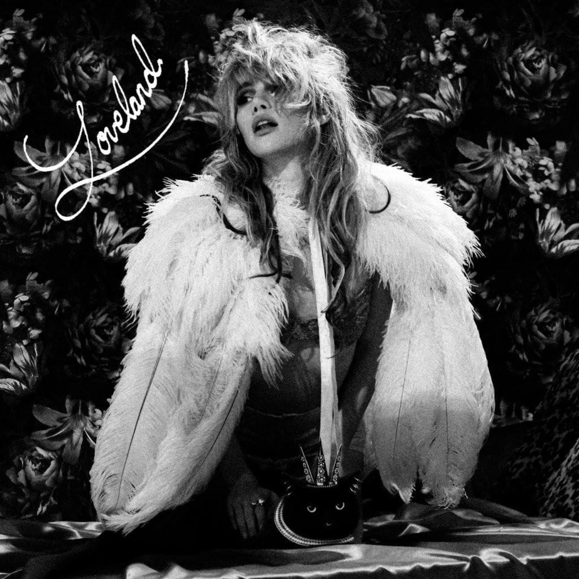 suki-waterhouse-loveland-red-vinyl-2000x2000.jpeg