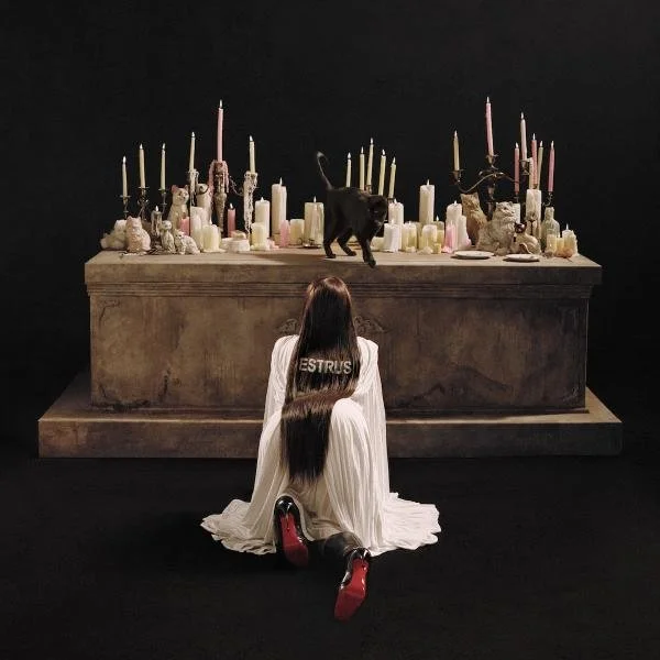 215841-tove-lo-estrus.jpg