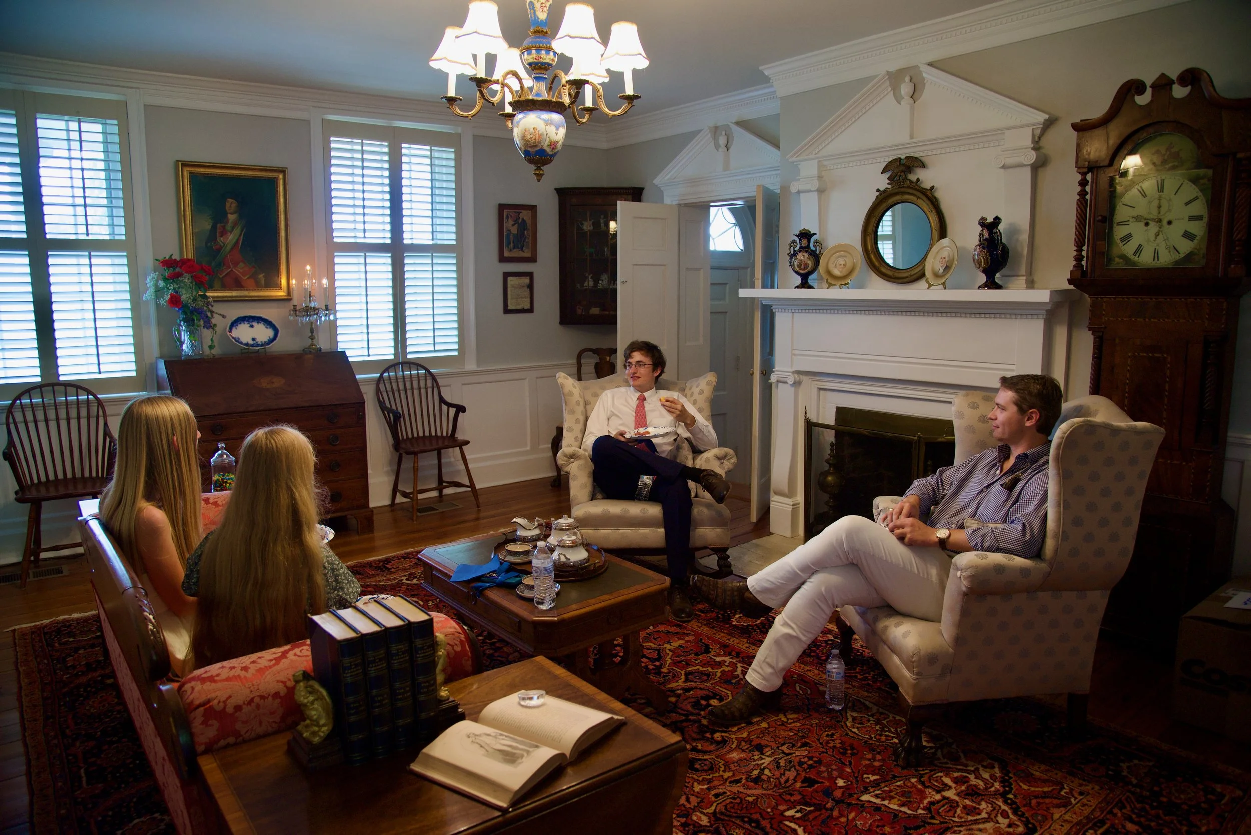 Students and Alumni Enjoy the George Washington Parlor