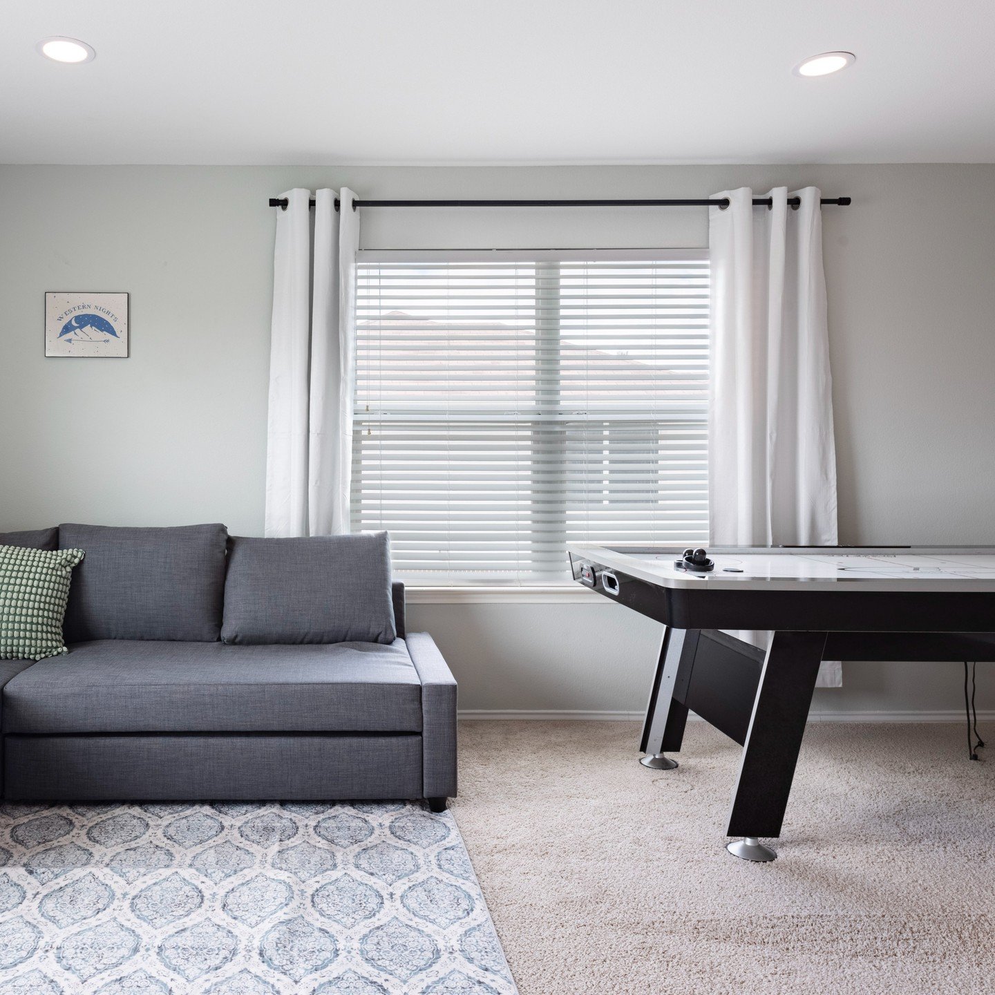 🏒✨ Game On &amp; Chill Out! ✨🏒

Ready for a stay that&rsquo;s as fun as it is relaxing? Our Airbnb has got you covered!

🔥 Challenge your friends to an epic air hockey showdown and let the best player win!
🛋️ After the game, kick back on our supe