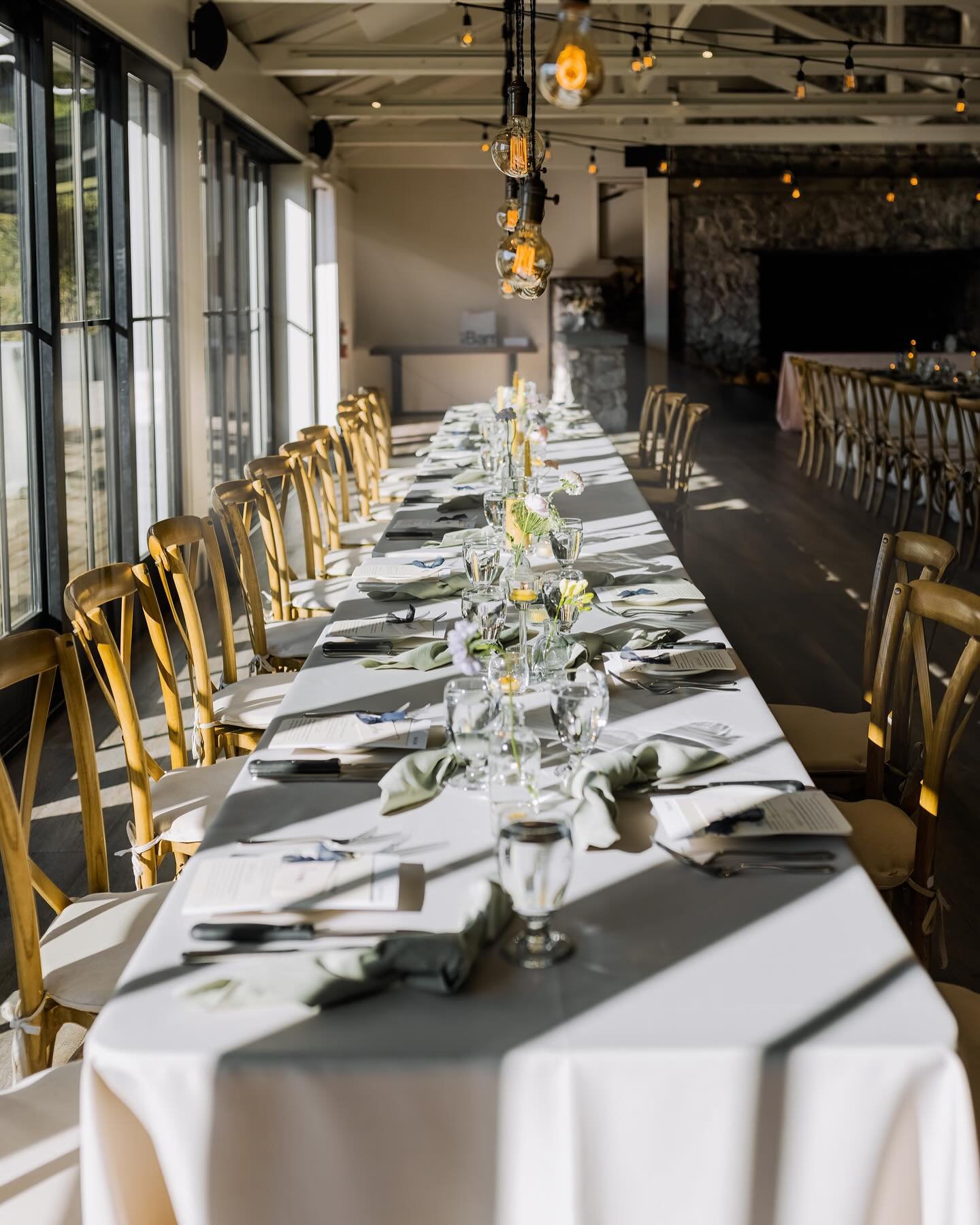 Living for a beautiful table scape. Every wedding has the most unique tables and that&rsquo;s what we live for ౨ৎ

-
#SeattleWedding #SeattleWeddingPlanner #SeattleFlorist #PNWWedding #SeattleWeddingCoordinator #FloralDesignSeattle#SeattleBrides #PNW