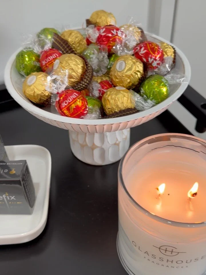 Valentine&rsquo;s Day in the salon yesterday and honestly&hellip; my heart is FULL 💌✨

Spoiling my gorgeous clients with a free eyelash tint was such a vibe &mdash; and seeing how much darker, fuller and glossier everyone&rsquo;s lashes looked strai