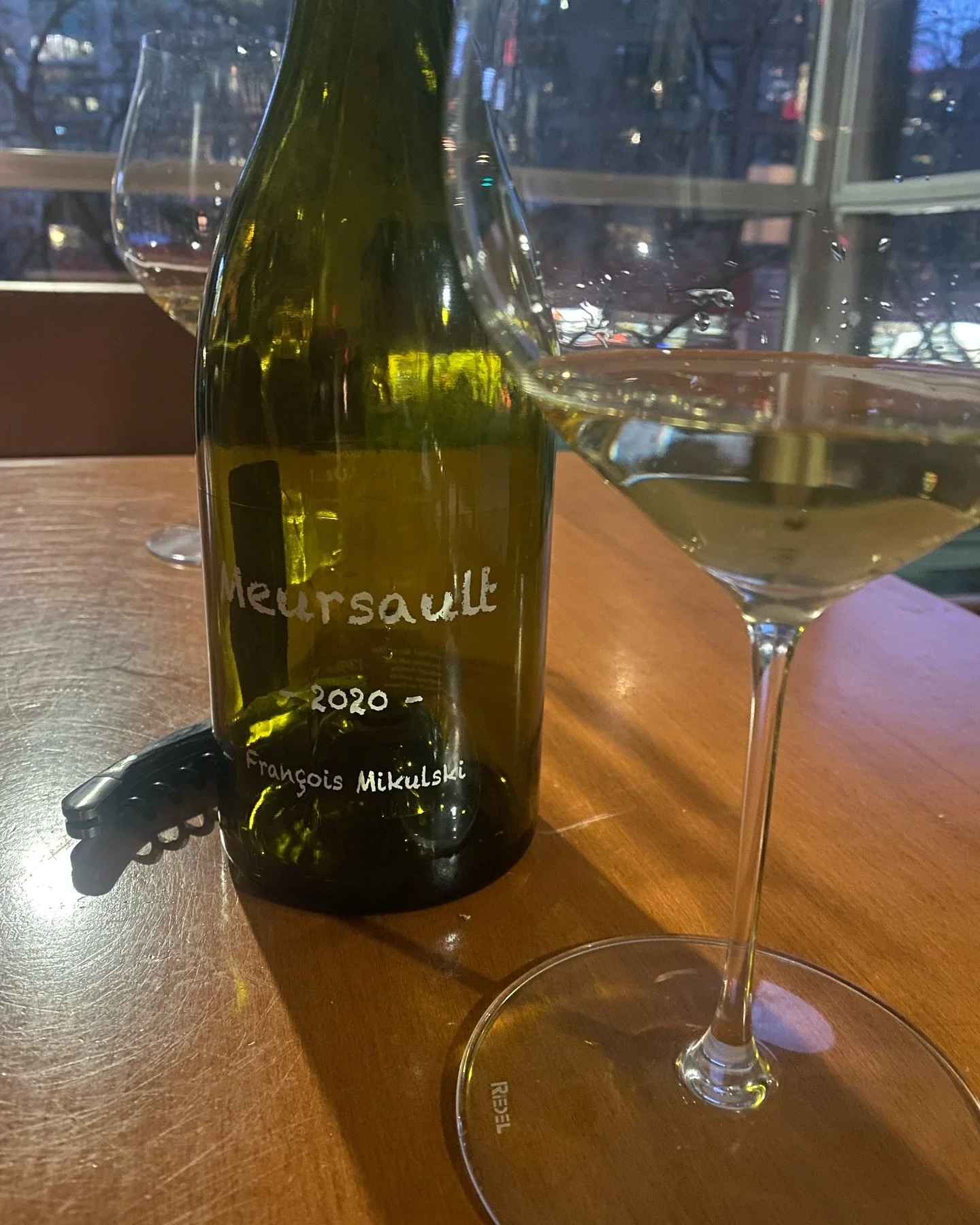 C&rsquo;est ci Beaune! 

Fine wines, fine friends and Friday vibes. 

@domainemikulski