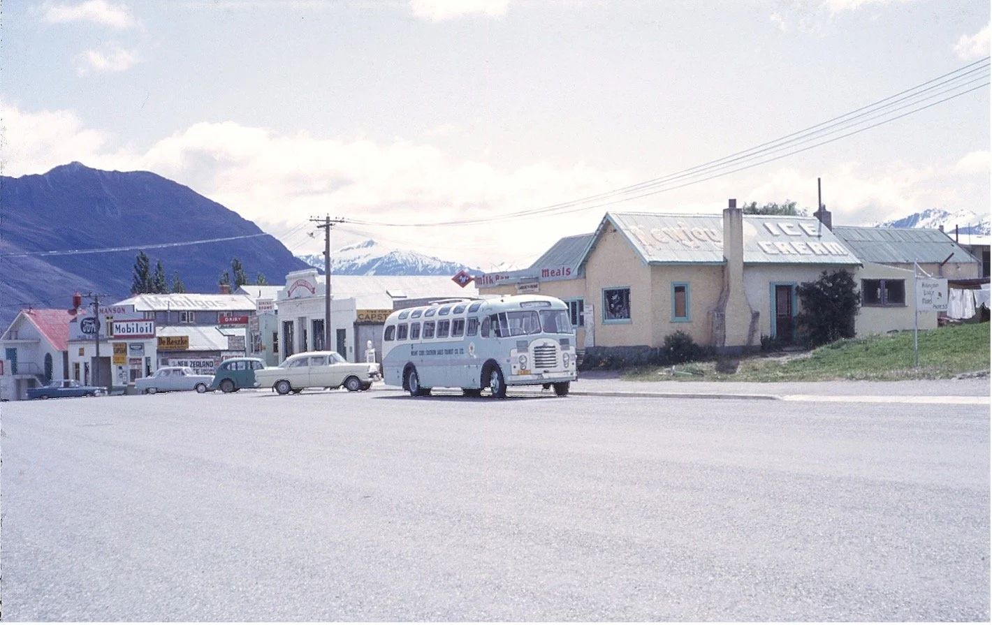 Looking down Ardmore Street. Bus is opposite what was the White Star Hotel. 1960s. Ref.B81