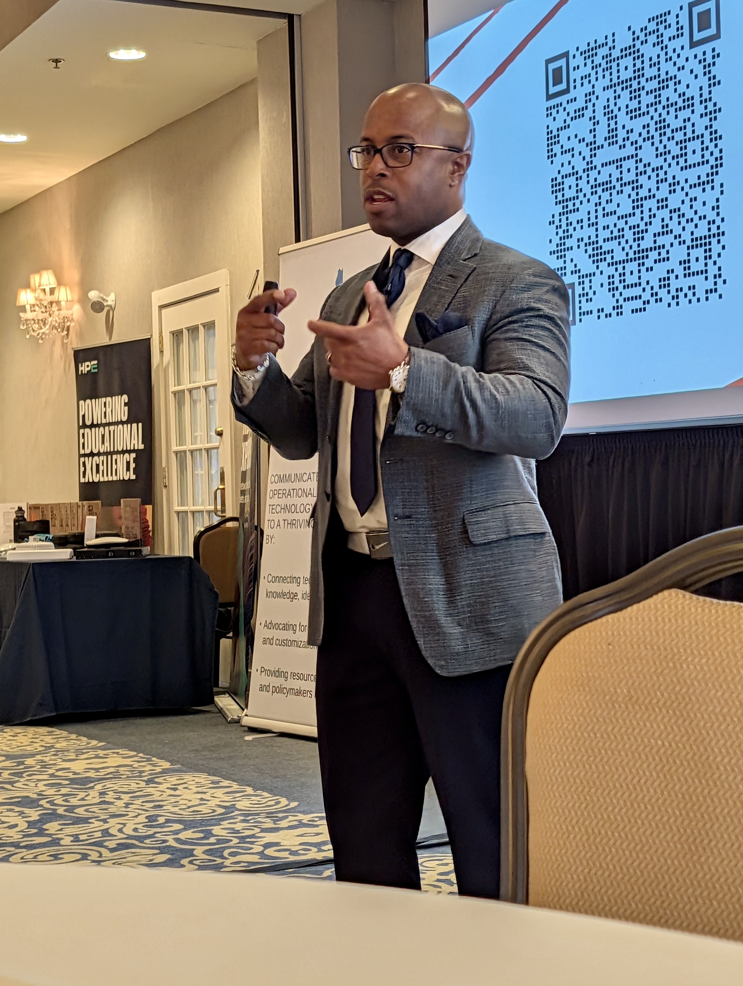 Dexter Speaking at NHCTO Clinic.png