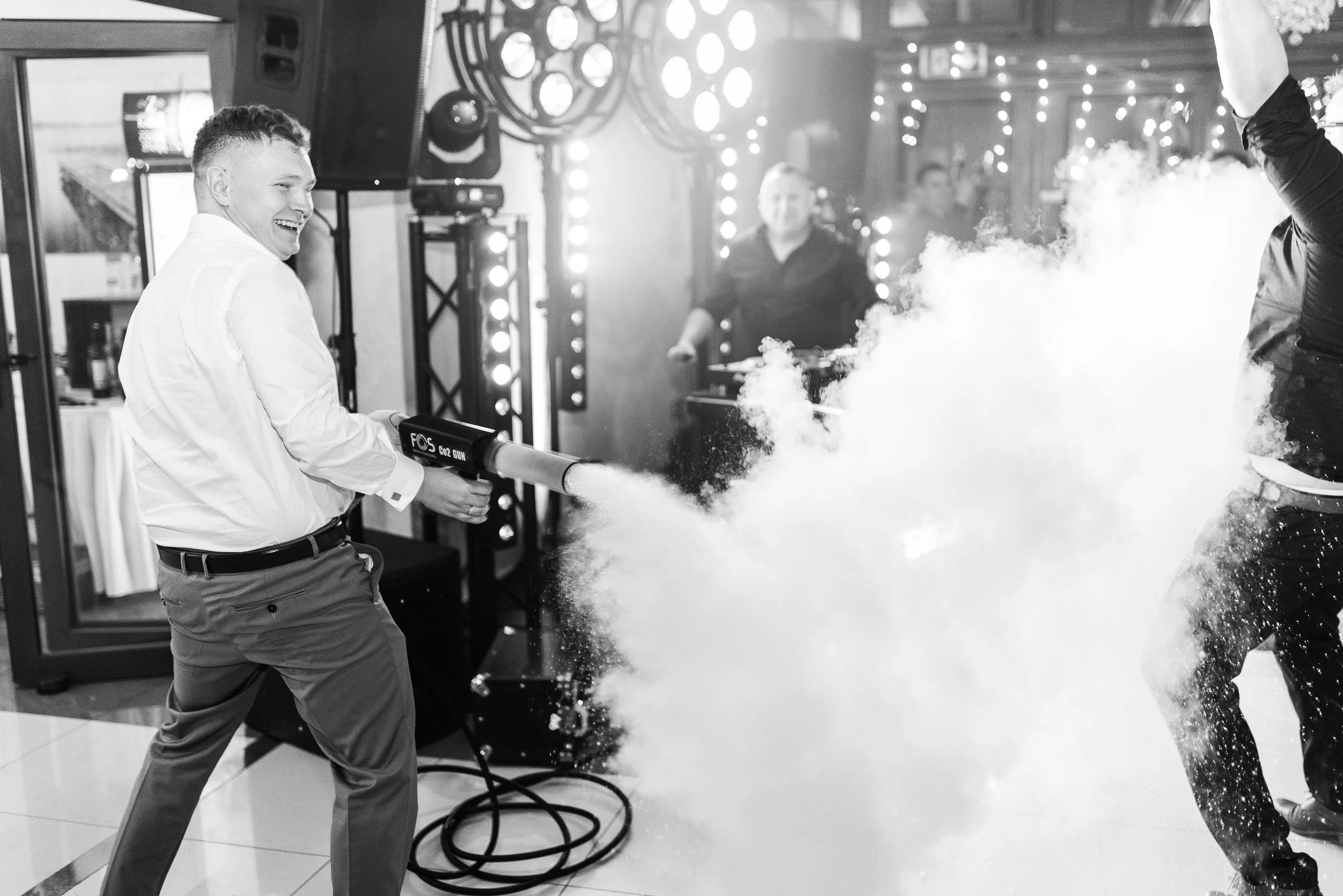 pistolet-co2-na-weselu.jpg (Copy) (Copy)