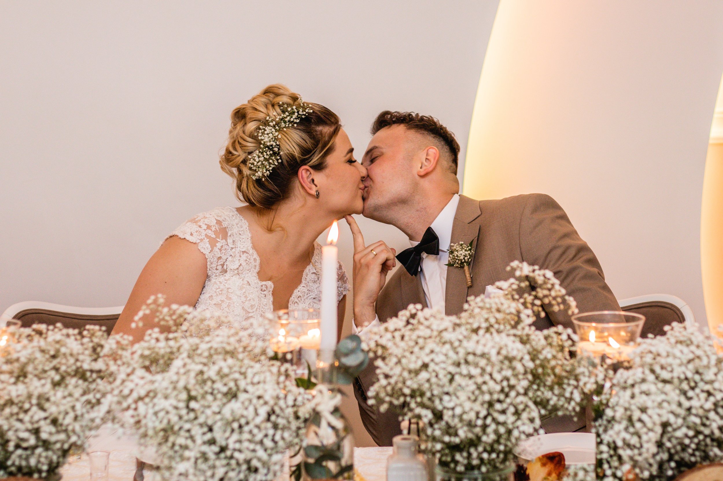 przy-weselnym-stole-panstwa-mlodych.jpg (Copy) (Copy)