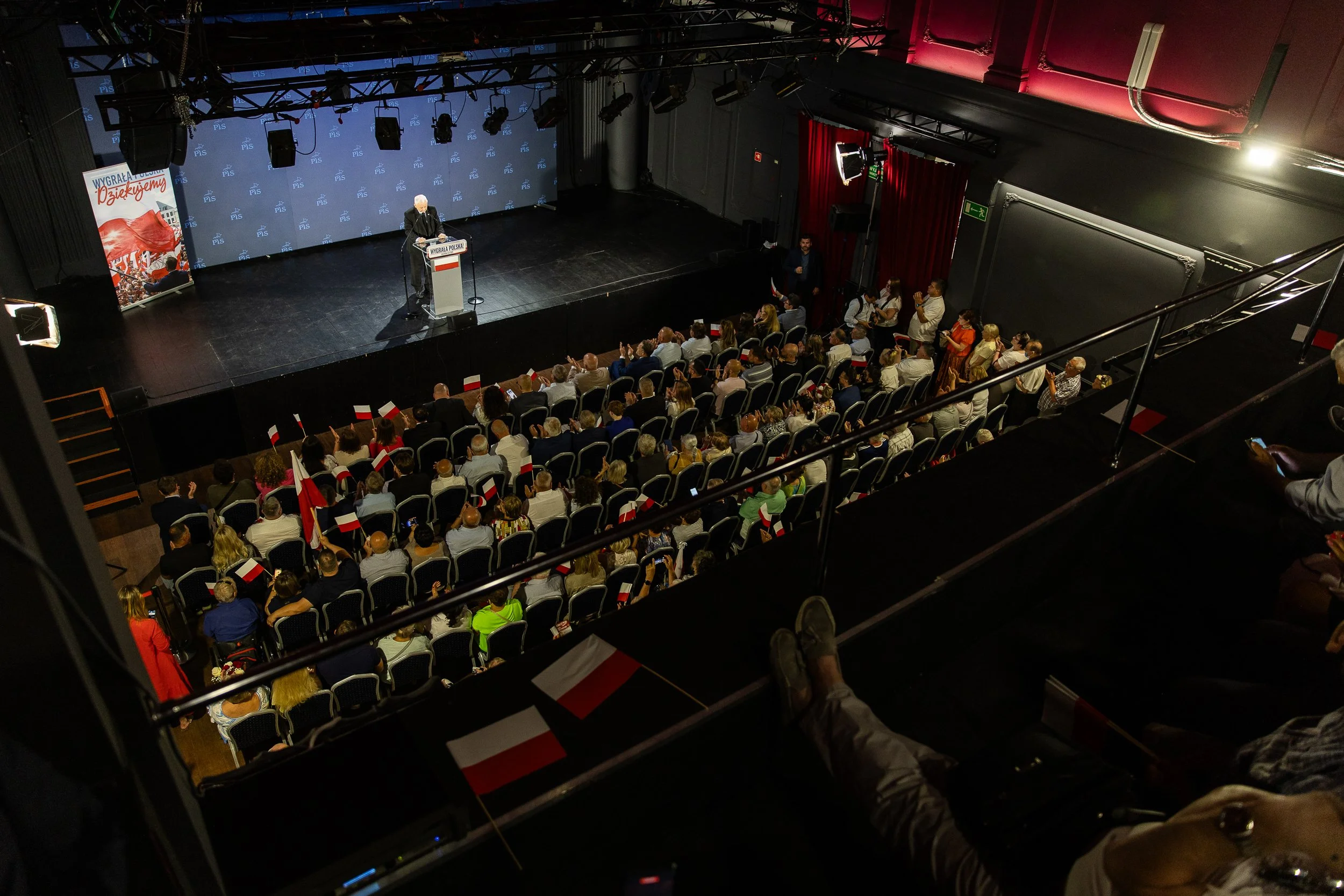 Jarosław Kaczyński (prezes partii politycznej „Prawo i Sprawiedliwość”) na otwartym spotkaniu z obywatelami, Nowa Dekadencja – Szczecińskie Centrum Kultury, Polska, 6 lipca 2025.