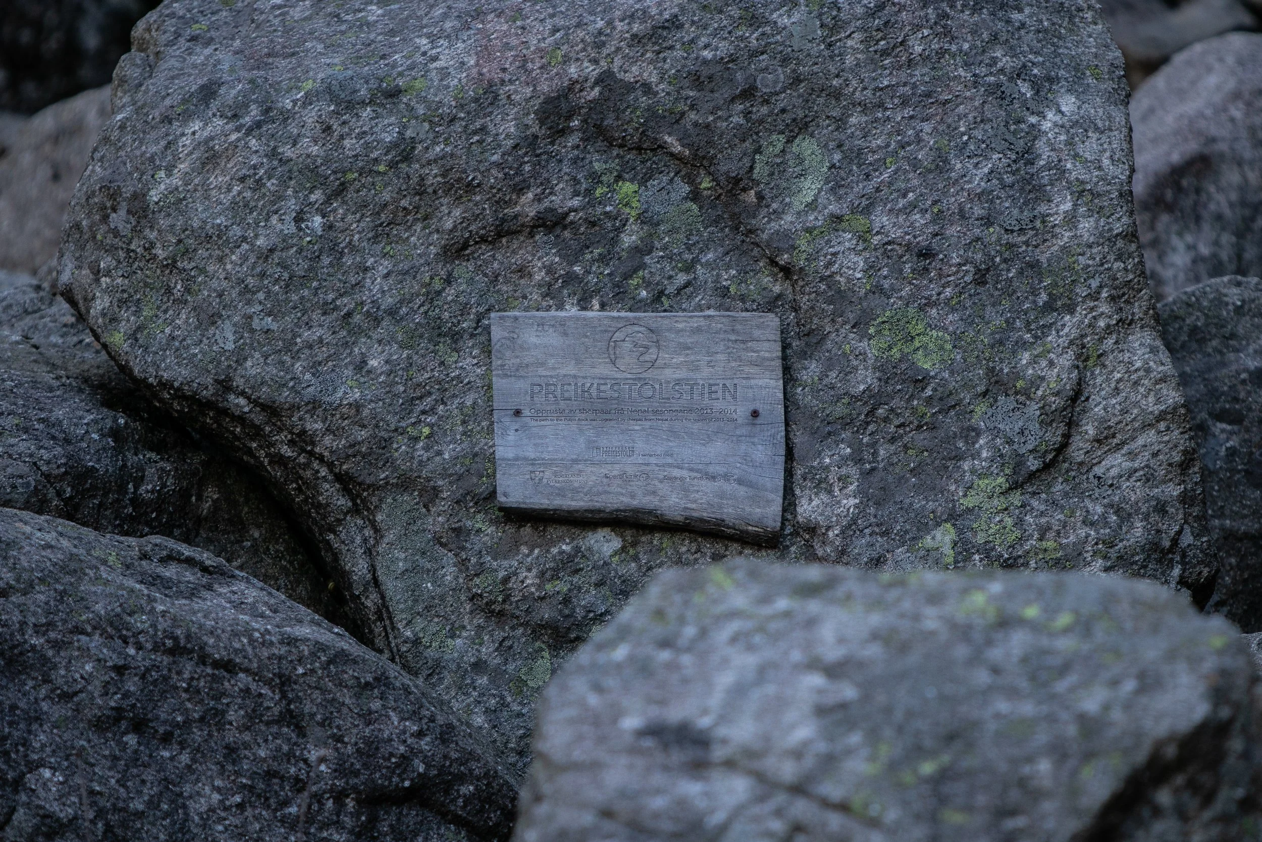 Sign at the beginning of the Preikestolen (Pulpit Rock) trail, Norway, April 22, 2023