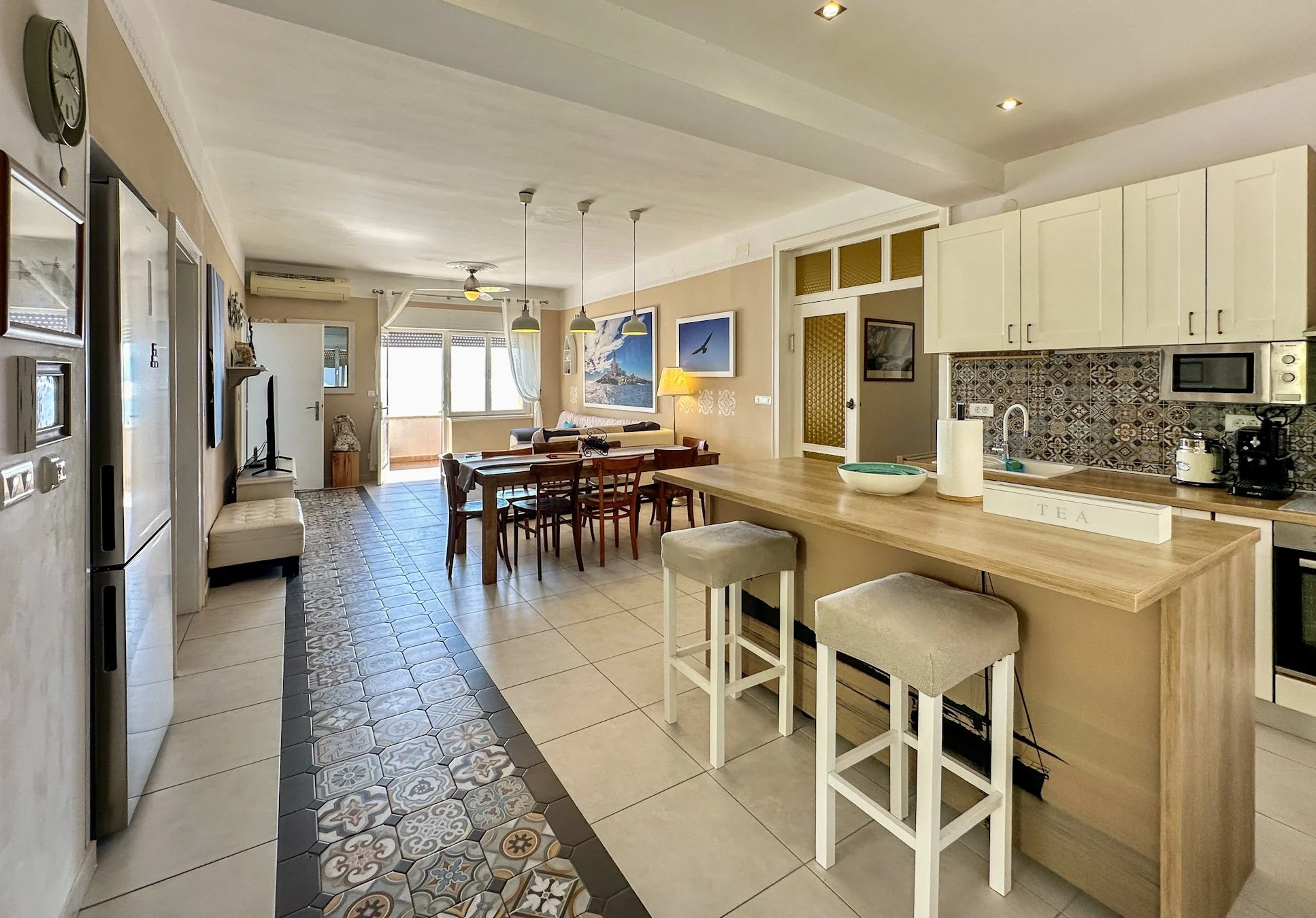 Kitchen $ Dinning Area