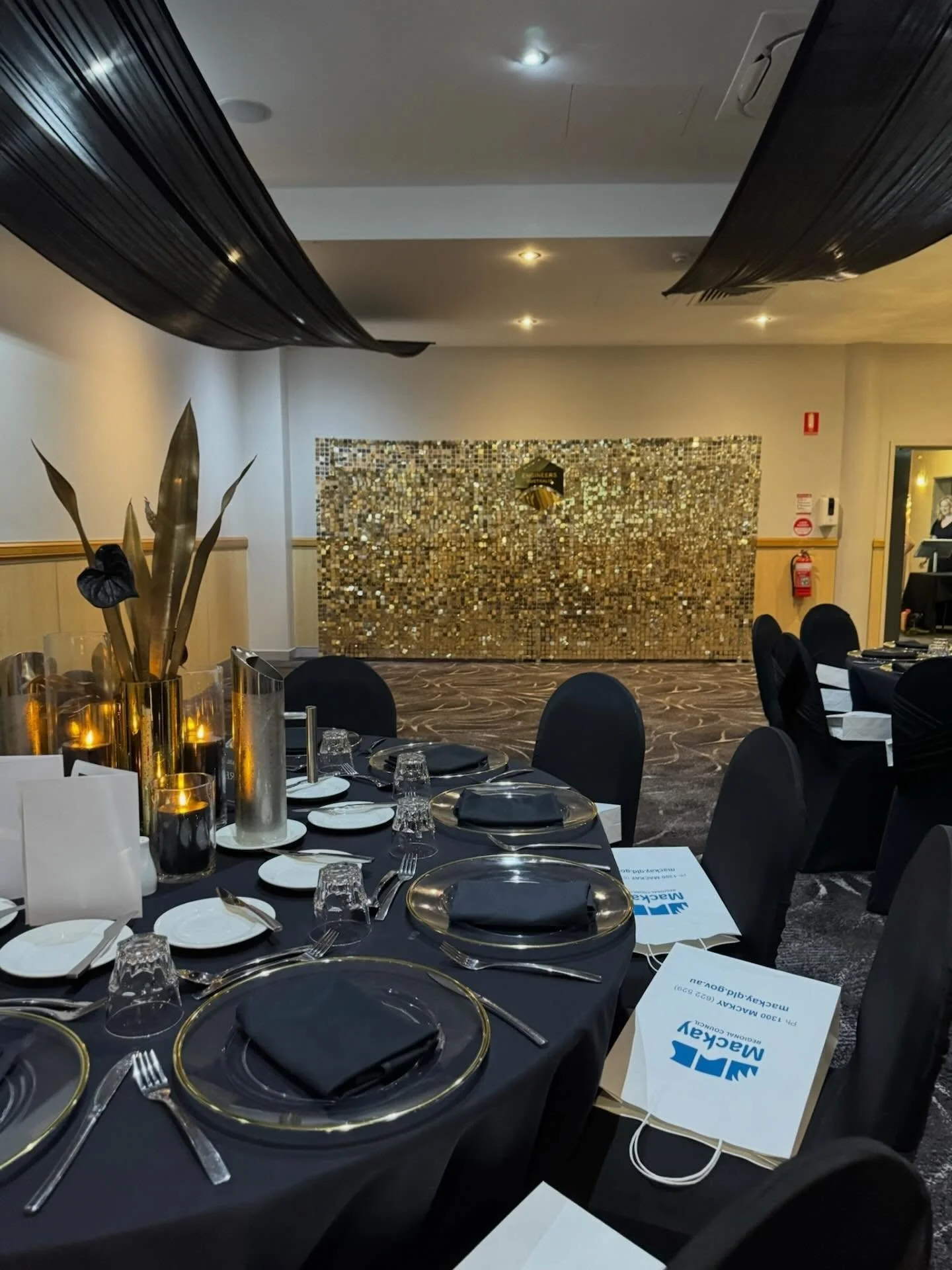 Engineer&rsquo;s Australia - Mackay Showcase Dinner 2024

A Classic black and gold theme, draping, shimmer and gold decor.