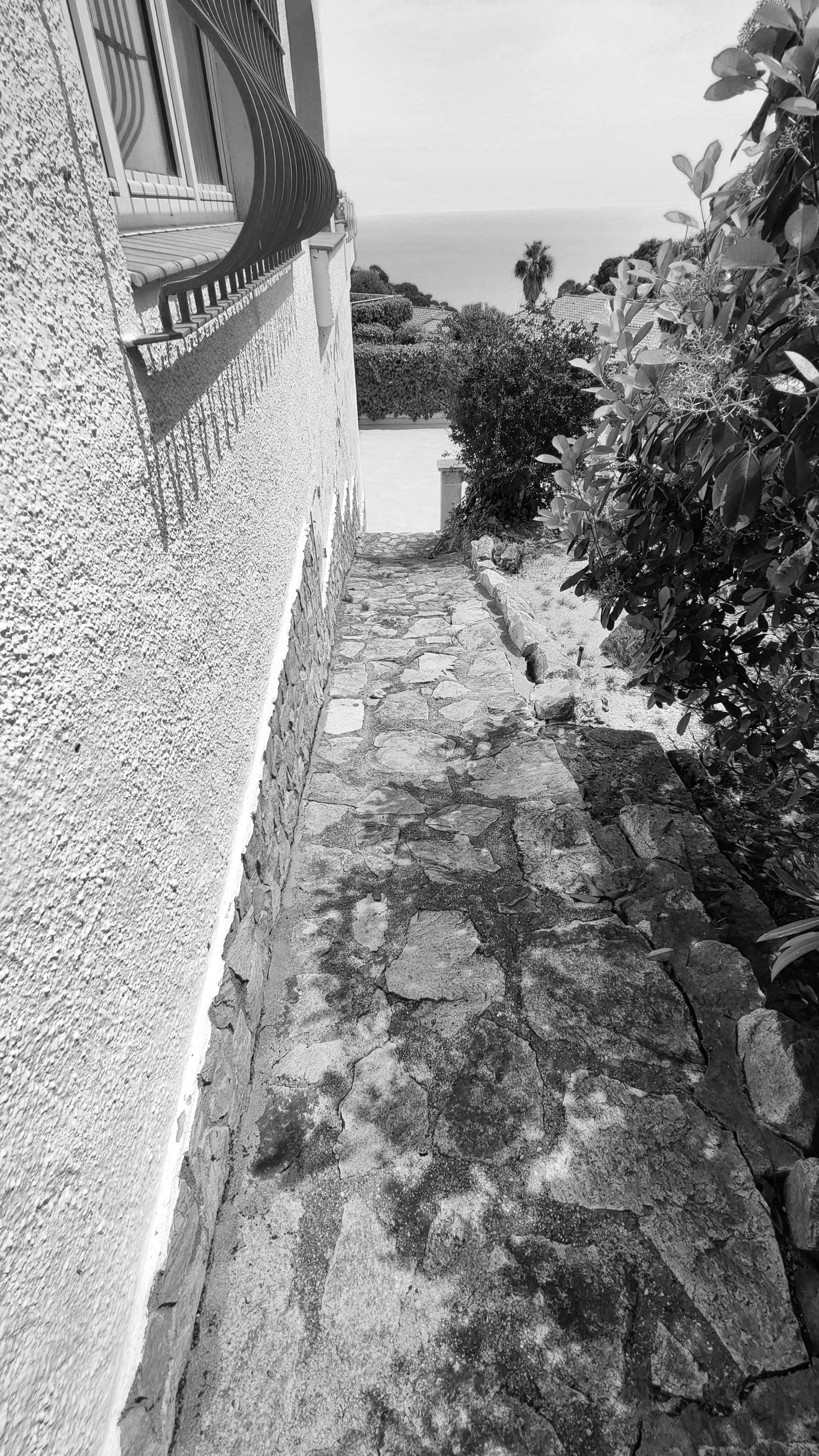 Firma de arquitectos en Barcelona con amplia experiencia en reformas y obra nueva. Estudio de arquitectura que combina innovación, funcionalidad y diseño personalizado.