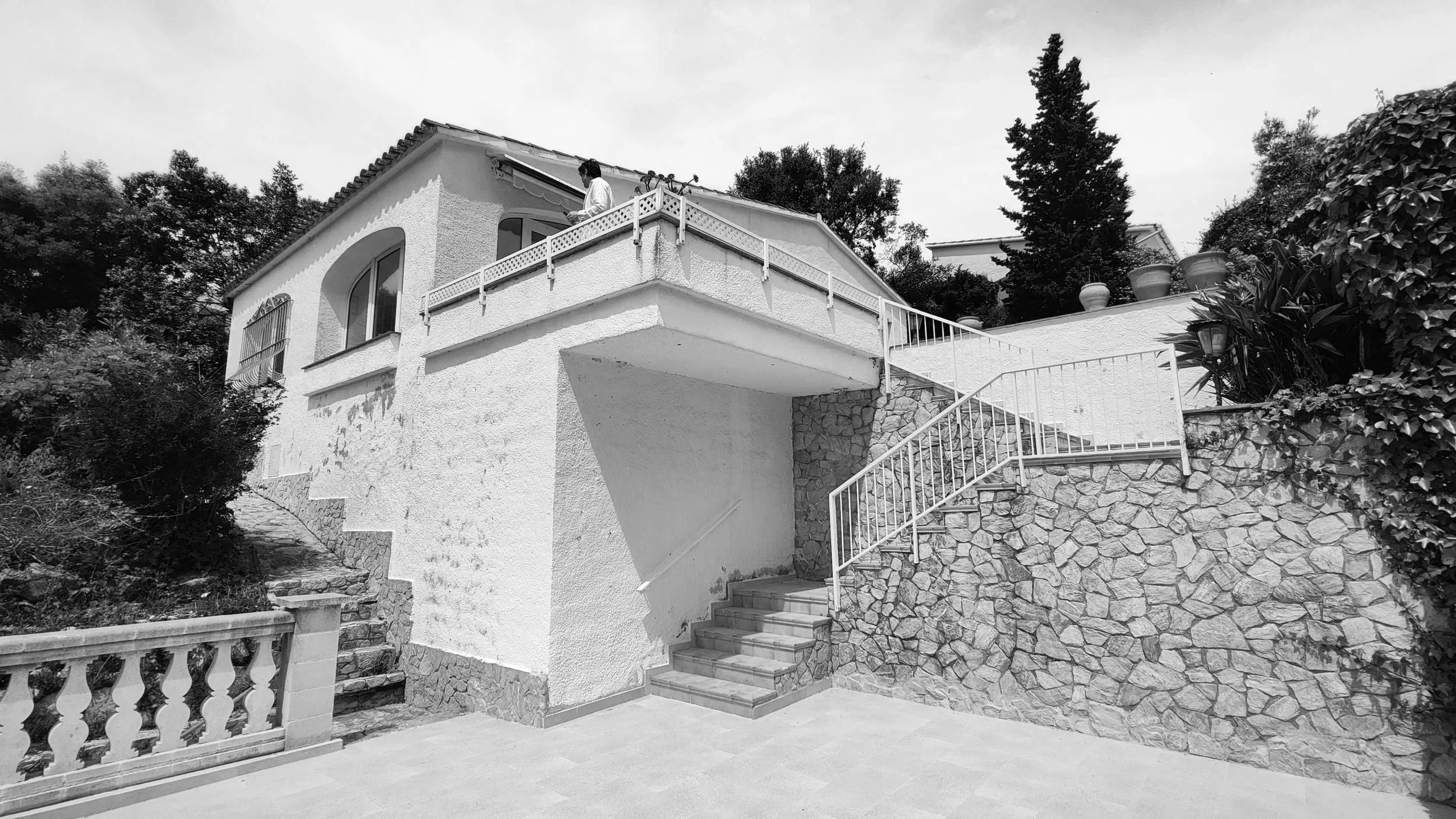 Estudio de arquitectura en Barcelona dedicado a proyectos residenciales y comerciales. Diseño arquitectónico de alta calidad adaptado a las necesidades de cada cliente.