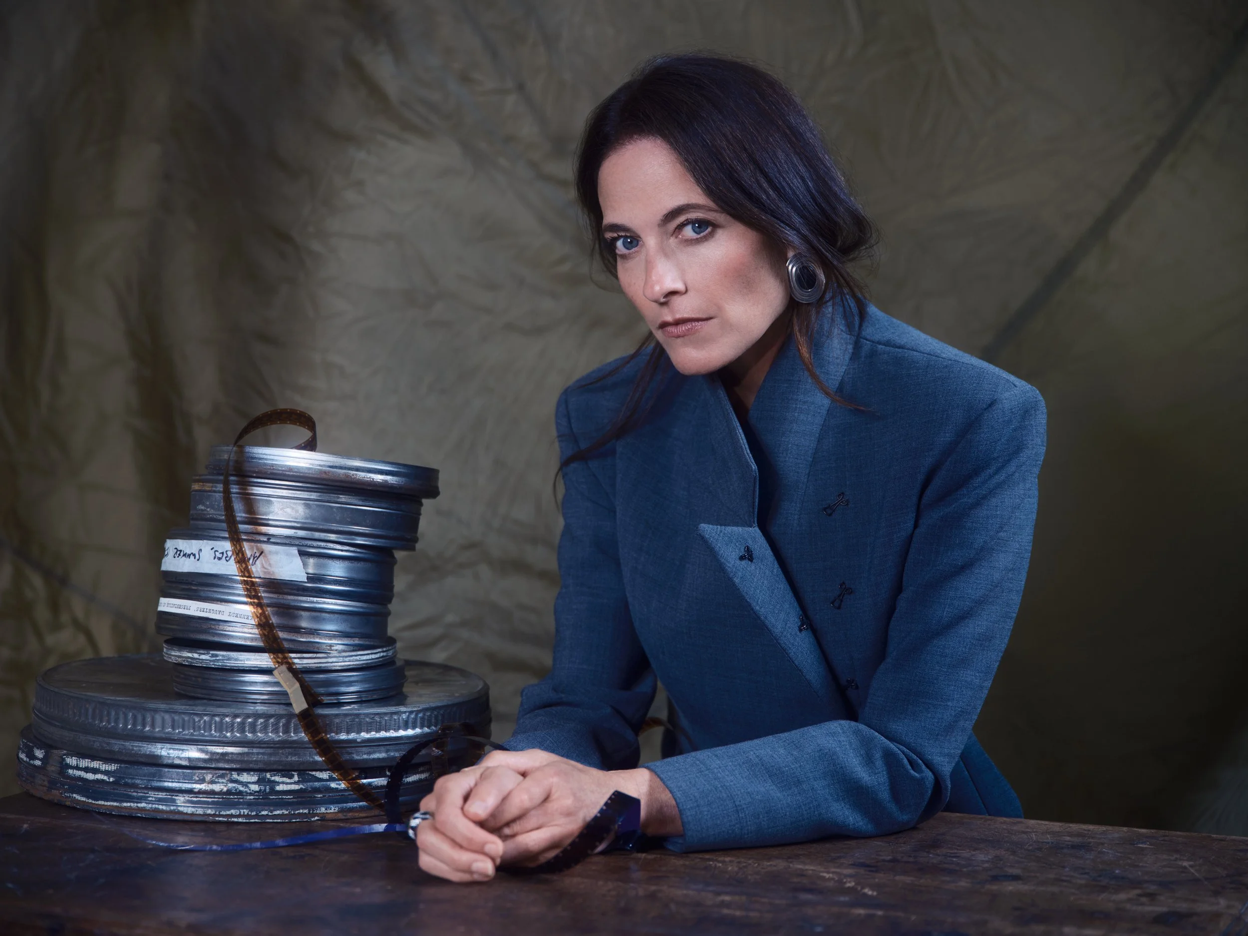 Lara Pulver_Solo_Portrait_331.jpg