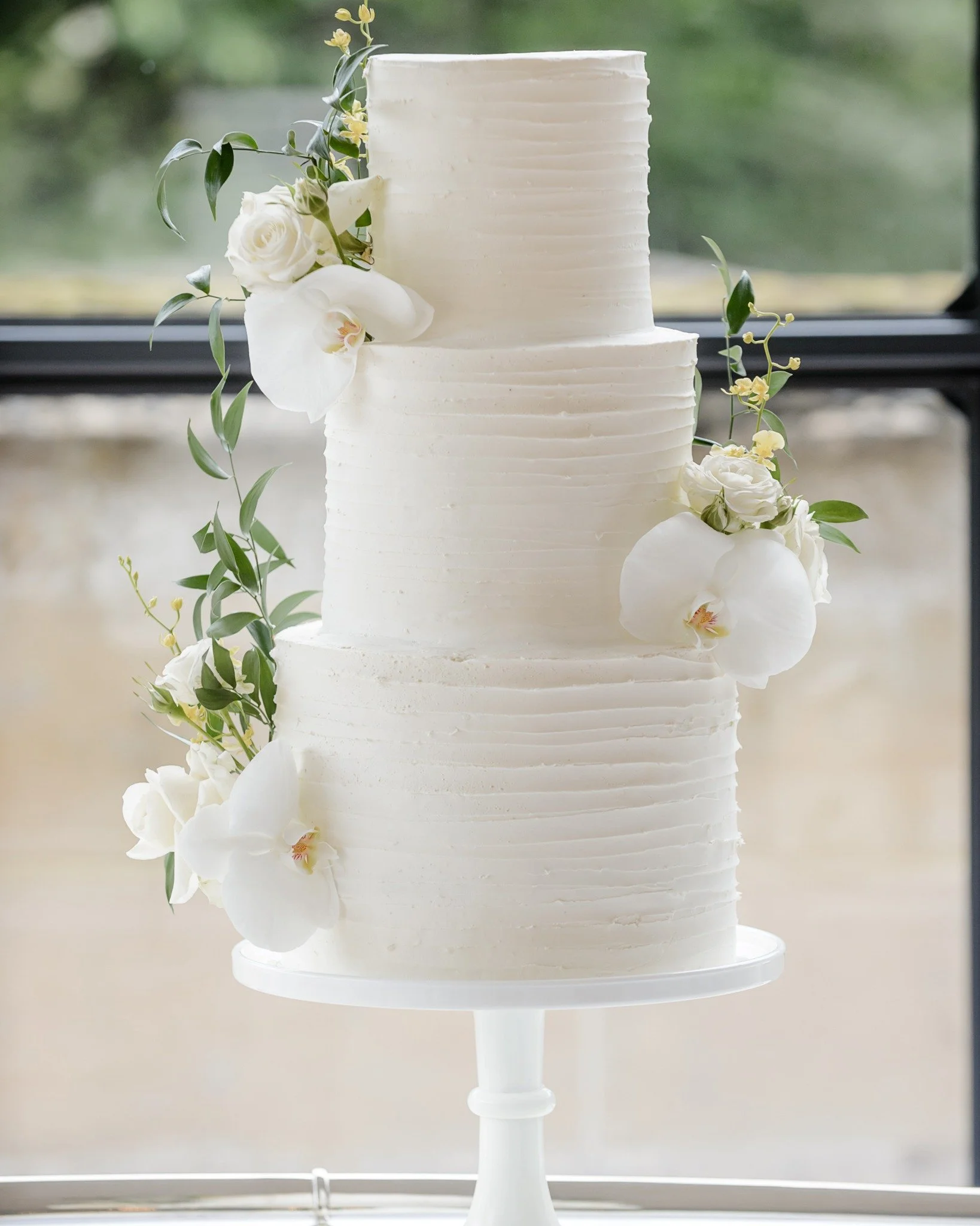 Another happy couple and another sweet success! ππ
Every smile, every “wow”, every sparkle in their eyes — that’s what makes this job so special. β¨
I truly love what I do, and seeing happy couples reminds me why I pour my h