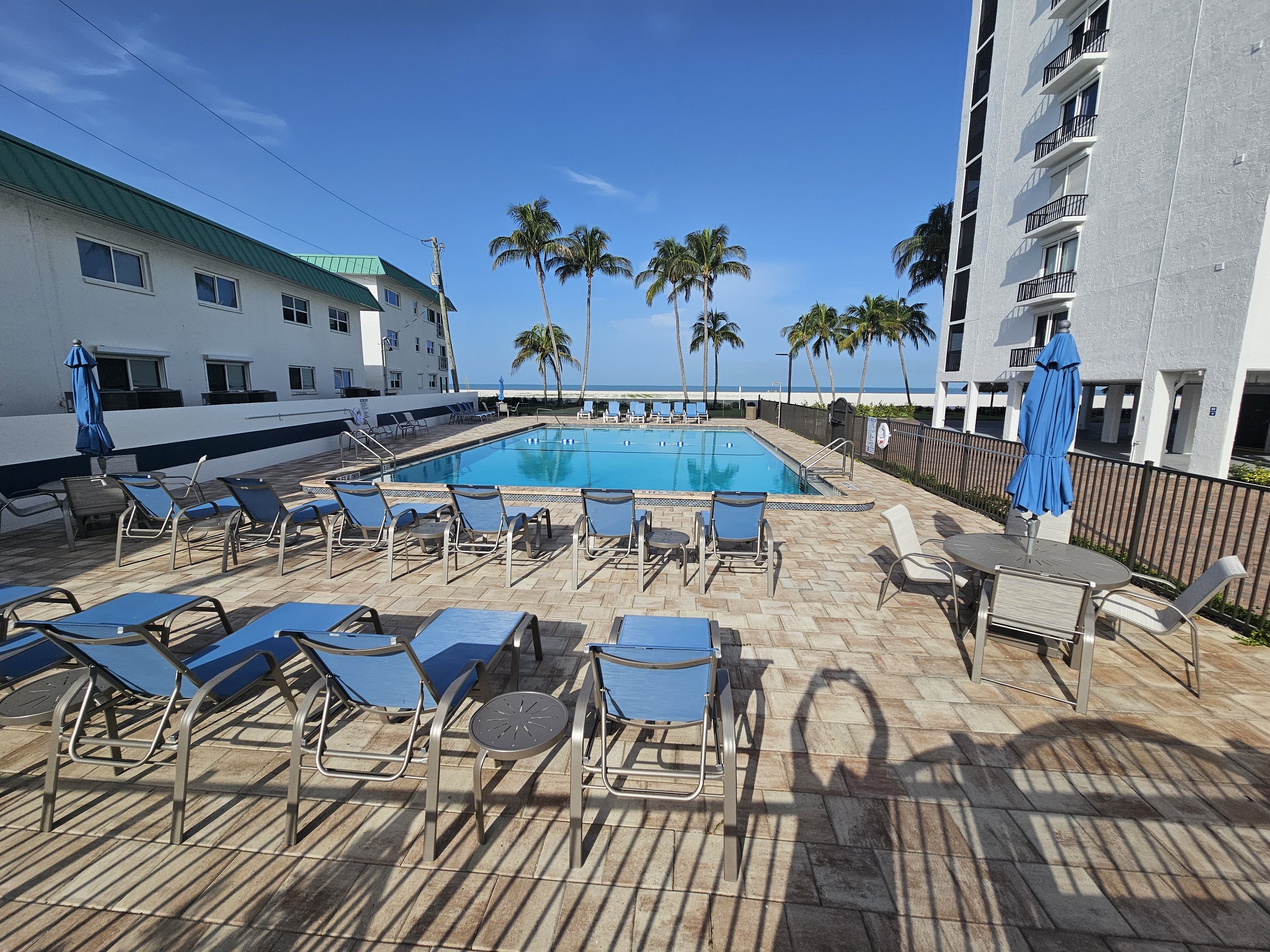 pool seating.jpg